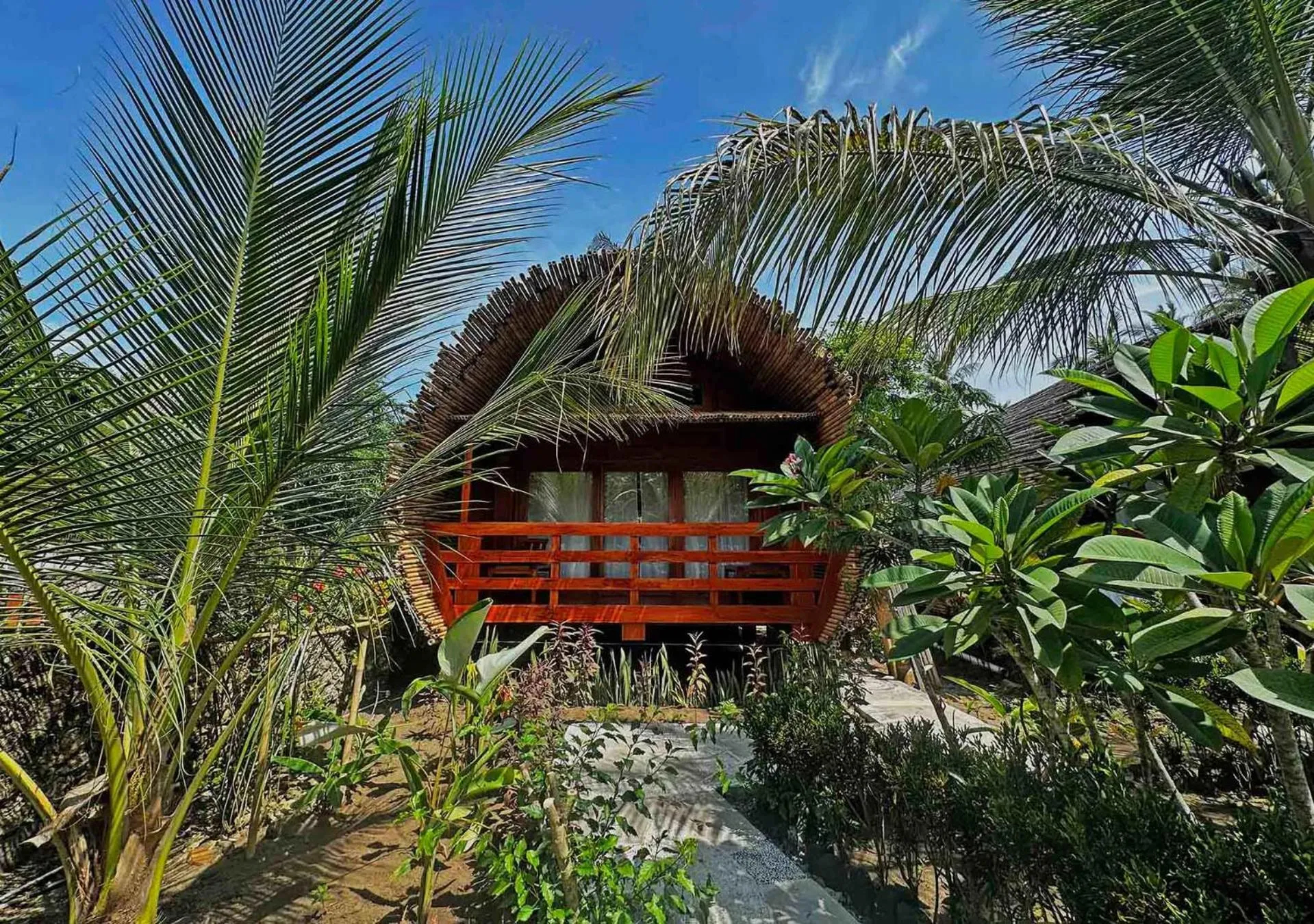 Garden in Lagoona Beach Bungalows - Eco Bungalows Batukaras