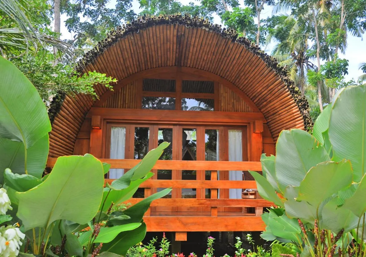 Garden view in Lagoona Beach Bungalows - Eco Bungalows Batukaras