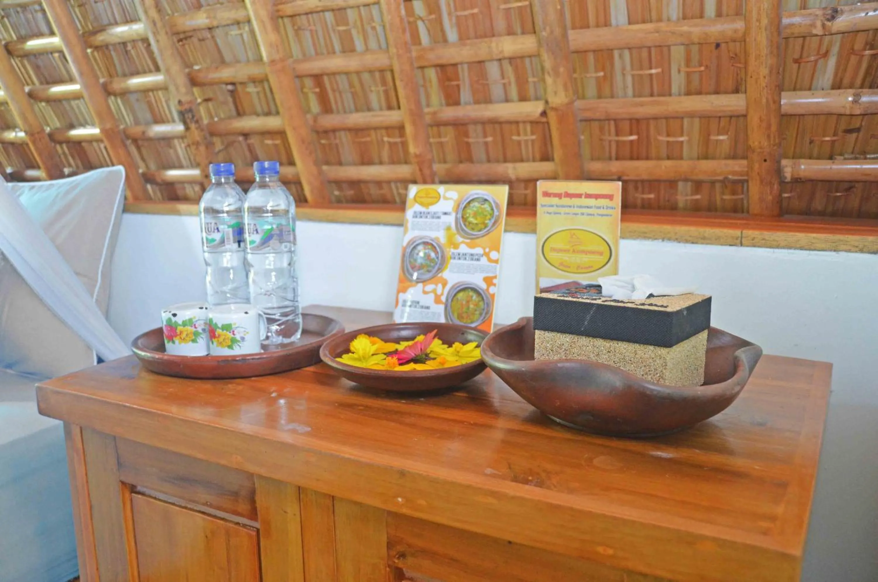 Food and drinks in Lagoona Beach Bungalows - Eco Bungalows Batukaras