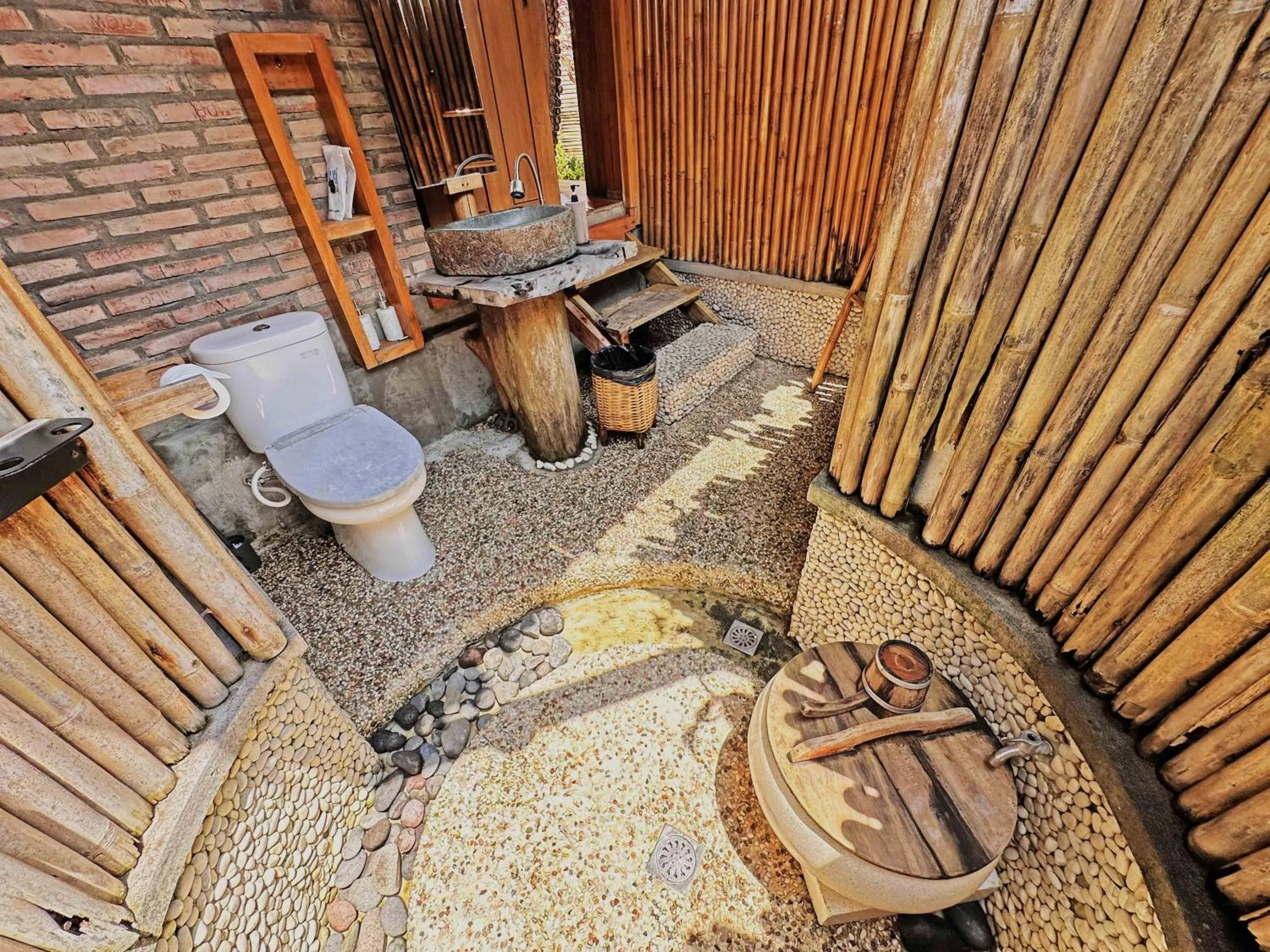 Bathroom in Lagoona Beach Bungalows - Eco Bungalows Batukaras