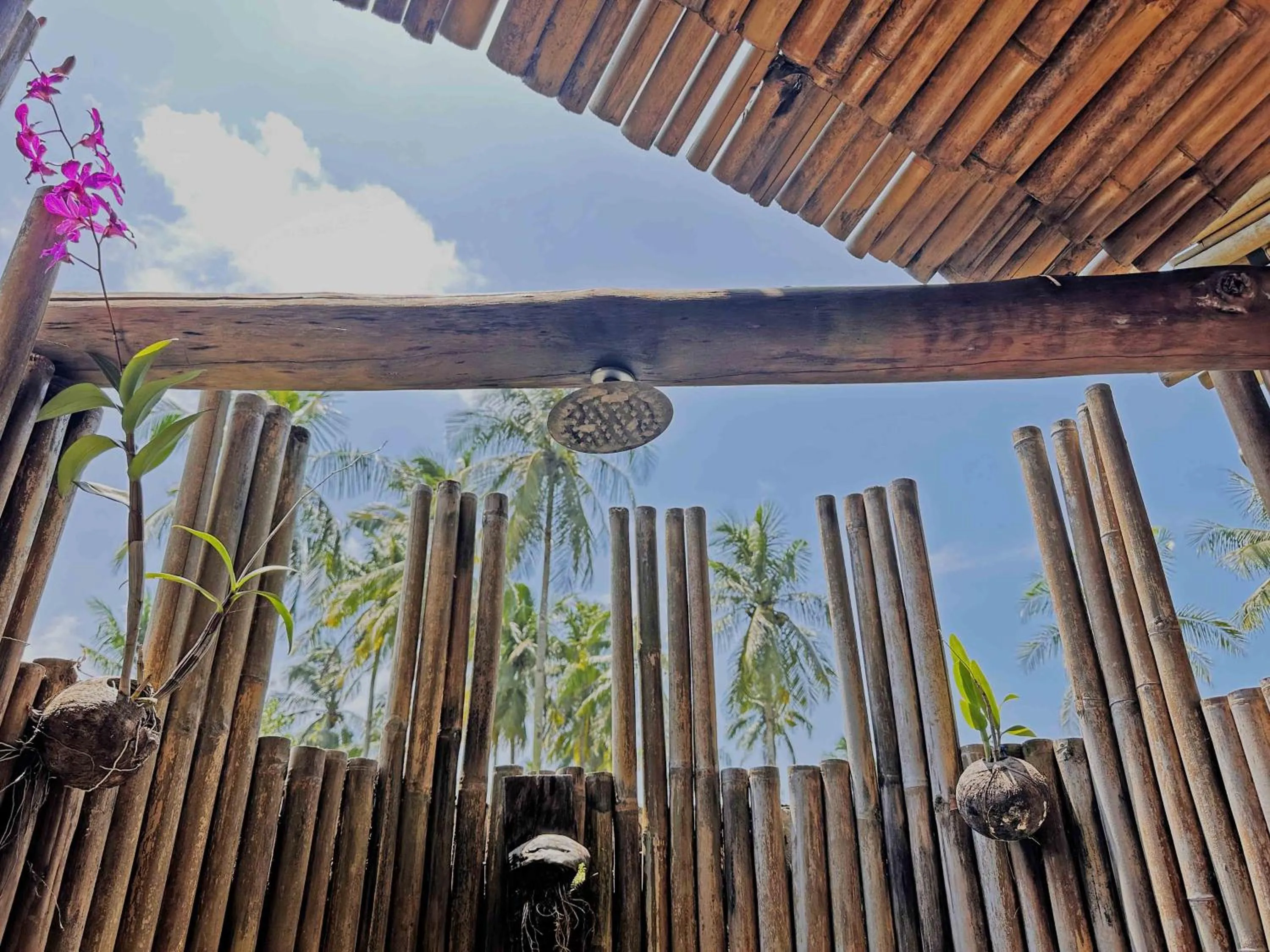 Shower in Lagoona Beach Bungalows - Eco Bungalows Batukaras