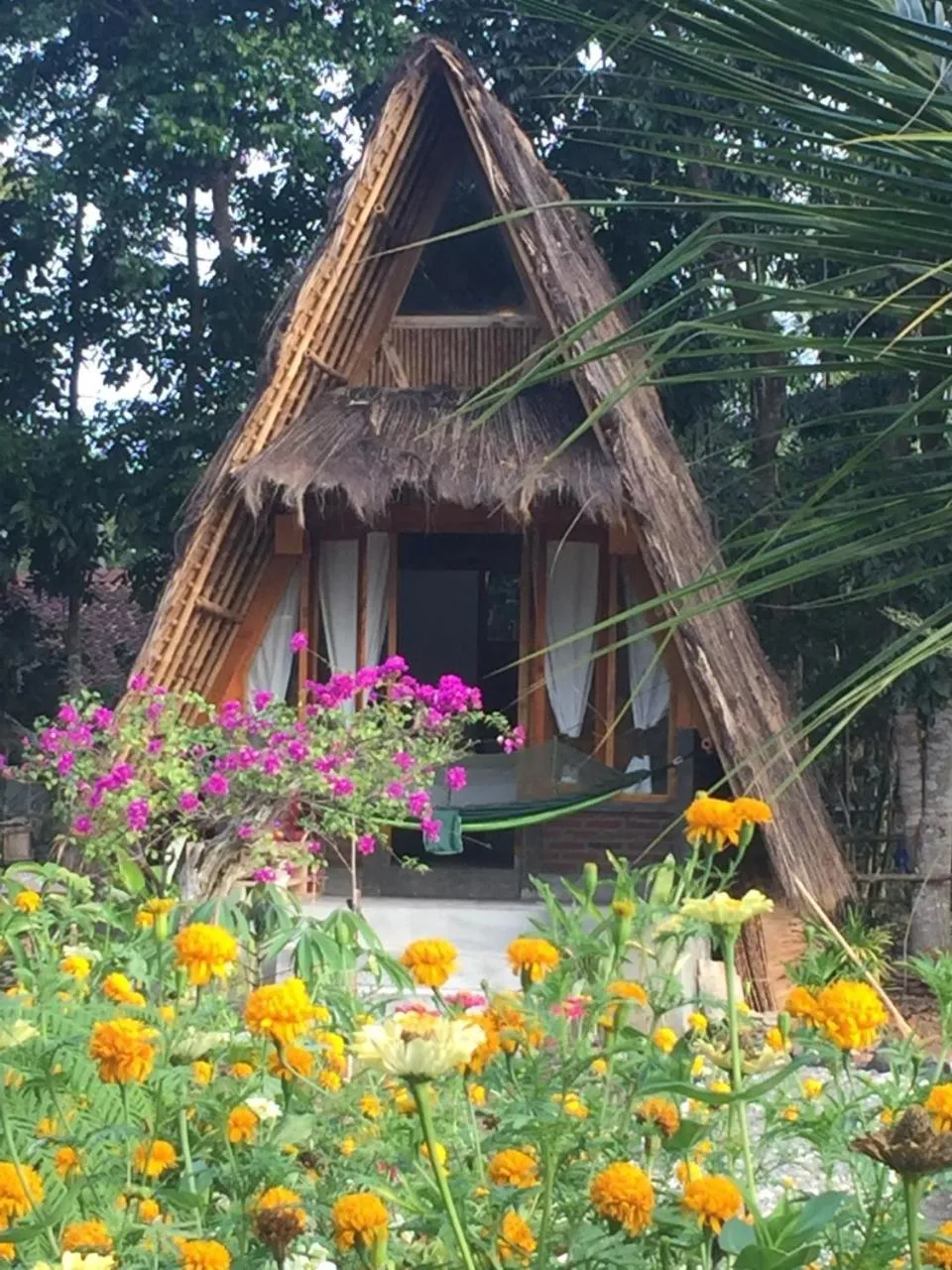 Garden in Lagoona Beach Bungalows - Eco Bungalows Batukaras