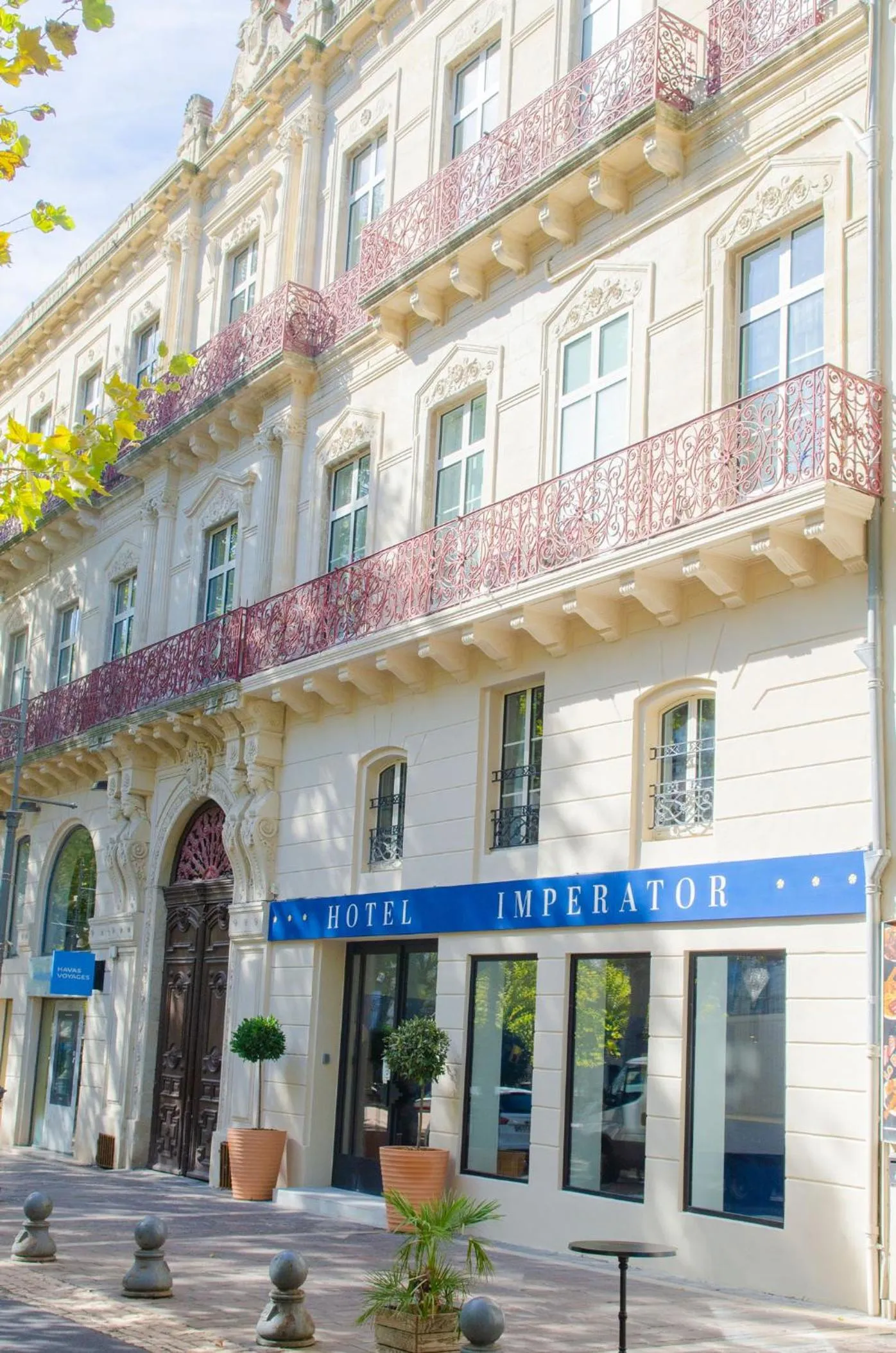 Facade/entrance in Hôtel IMPERATOR Béziers