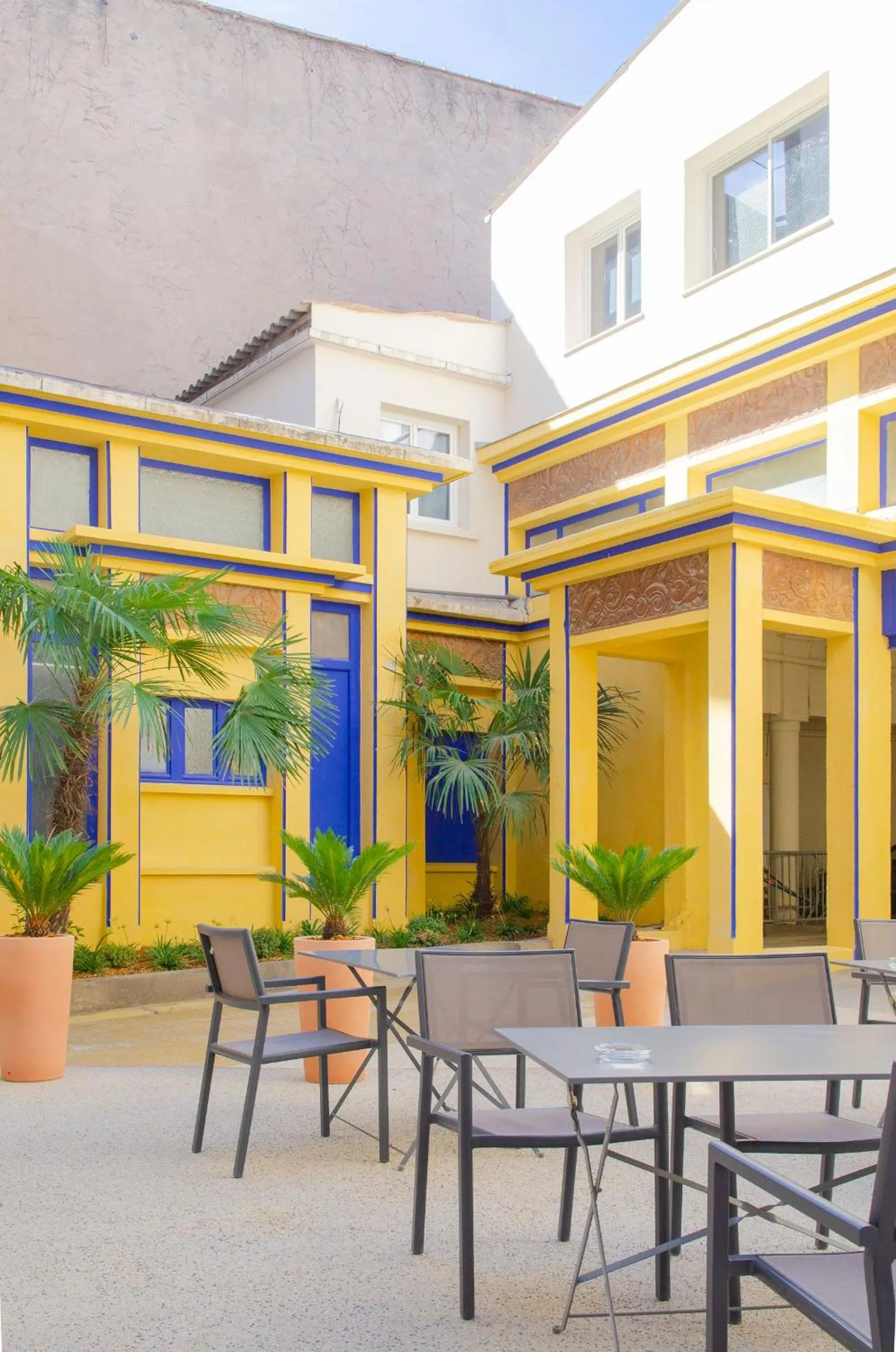 Lobby or reception in Hôtel IMPERATOR Béziers