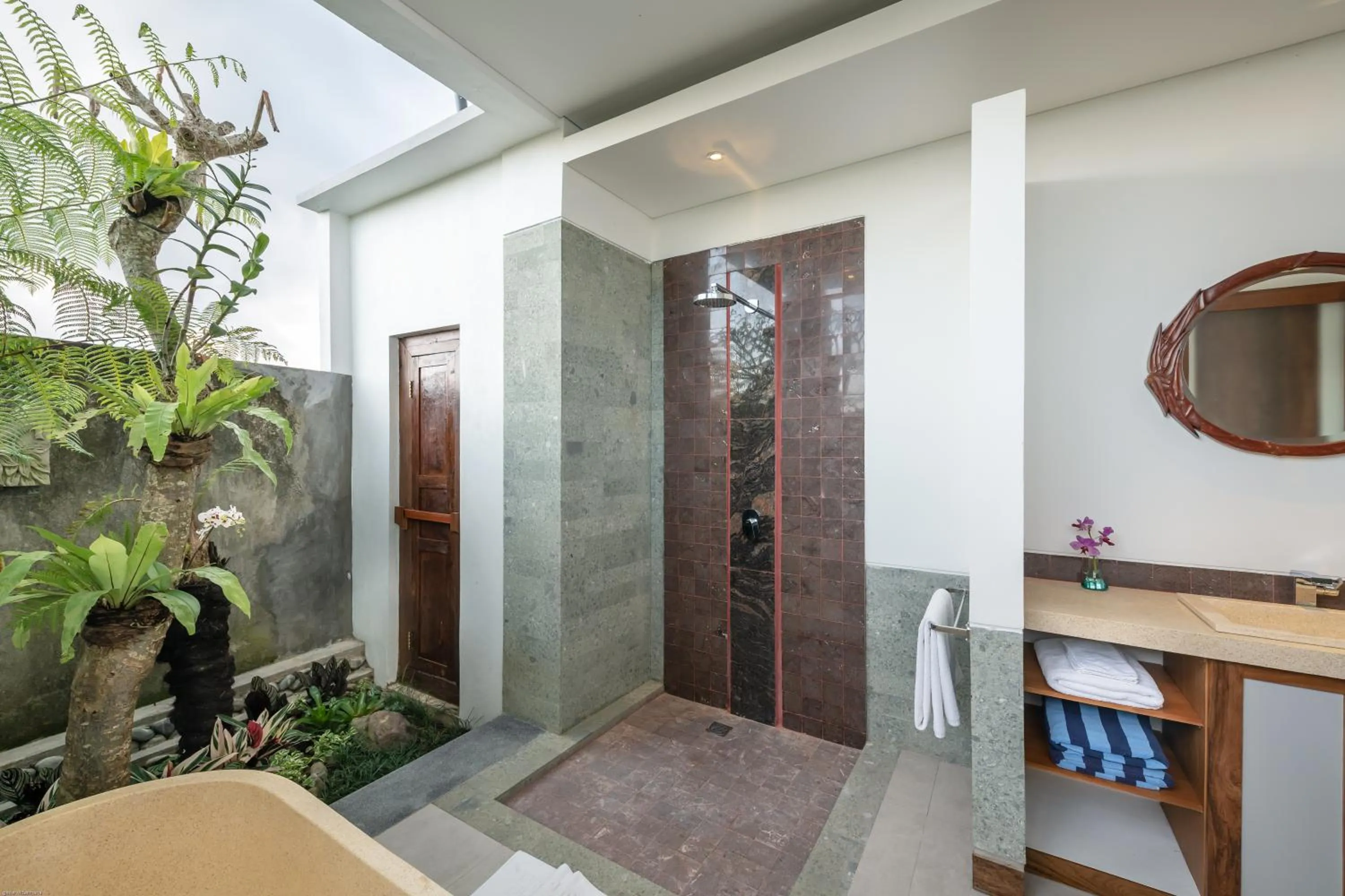 Shower in Prabhu Ubud Villa