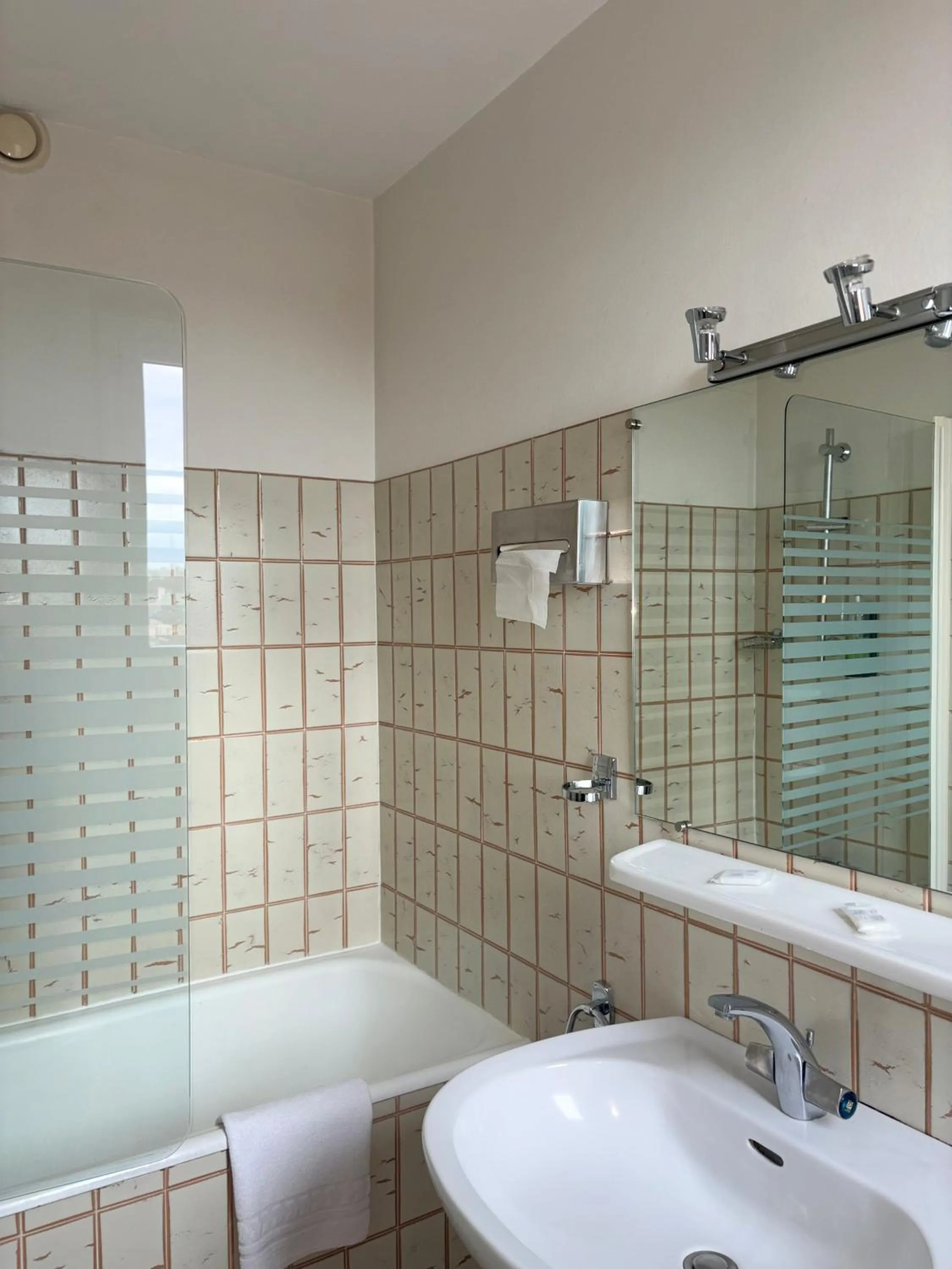 Logis Hôtels - Hôtel et Restaurant Le Lion d'Or