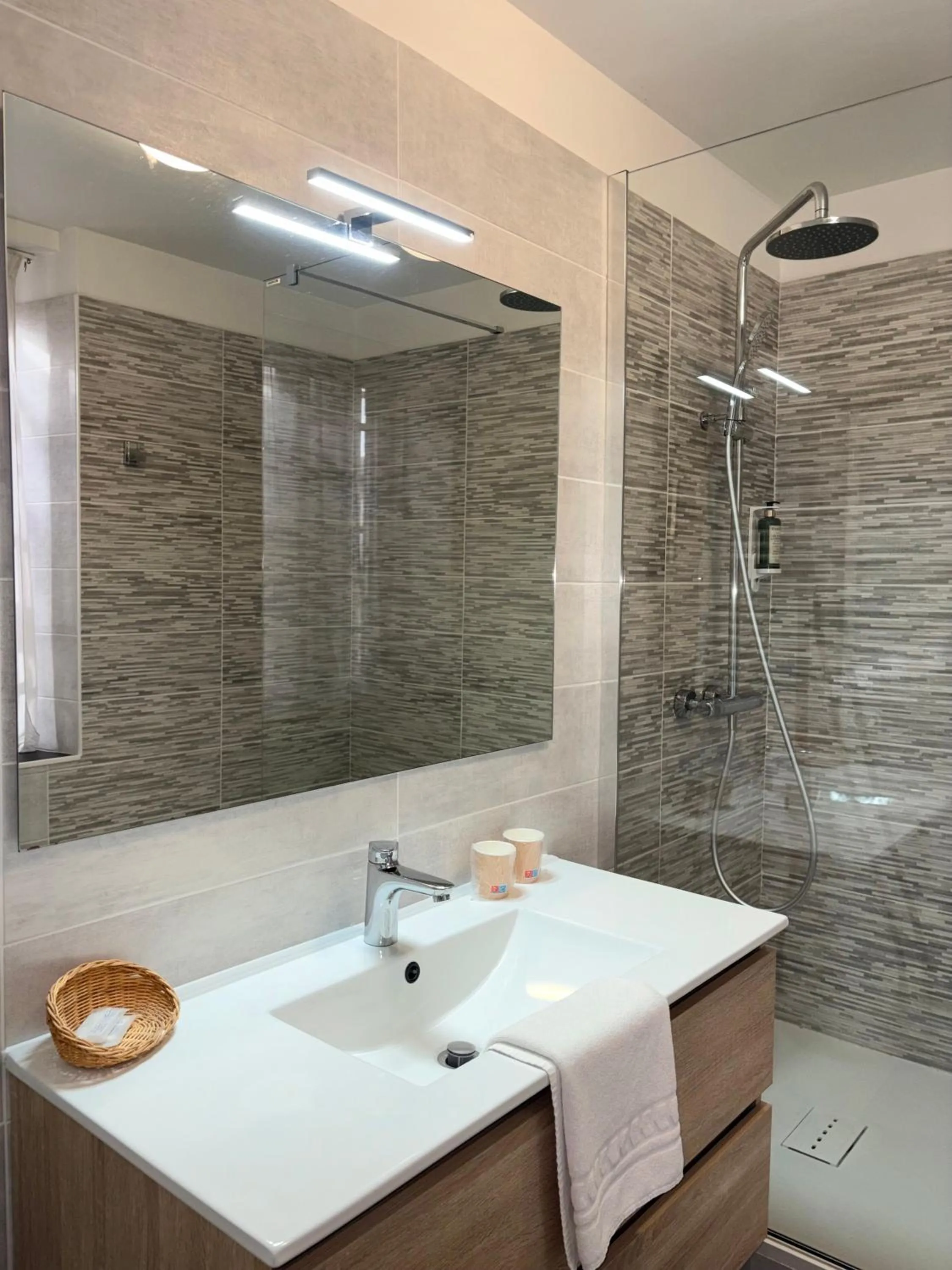 Logis Hôtels - Hôtel et Restaurant Le Lion d'Or