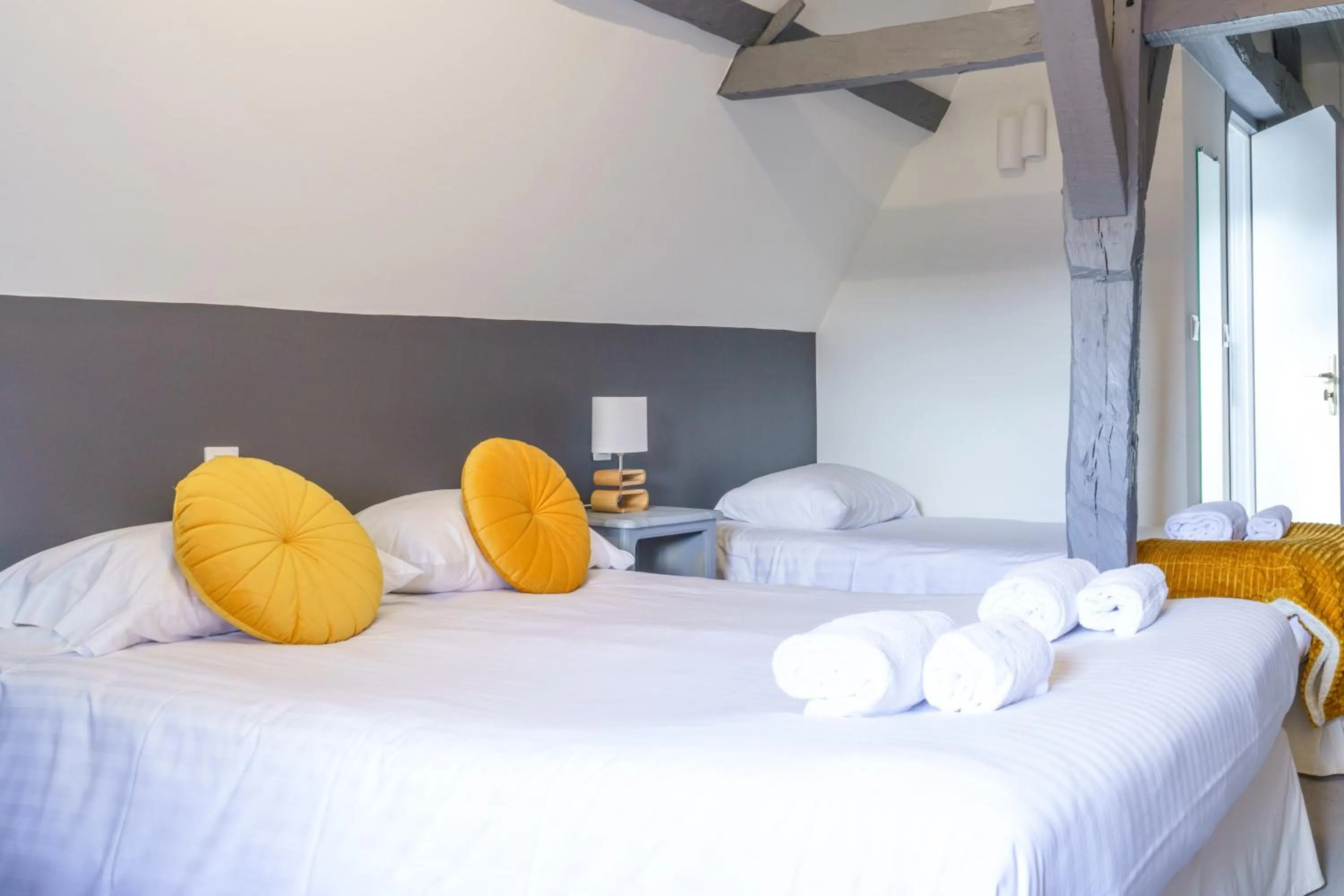 Bedroom, Bed in The Originals Boutique, Hôtel Le George , Loches