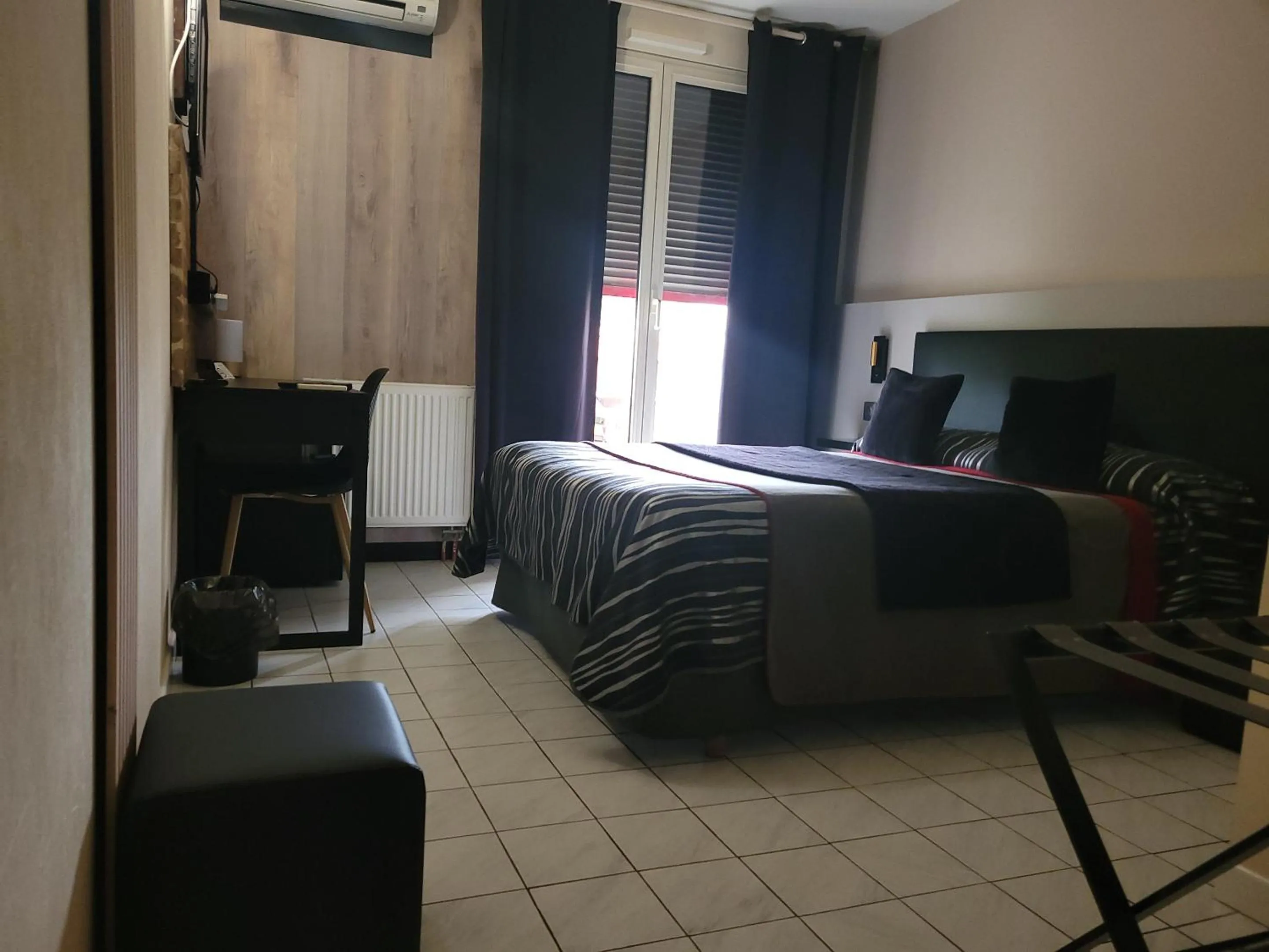 Bedroom, Bed in Le Médicis