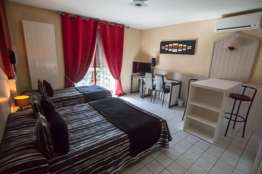 Bedroom, Bed in Le Médicis