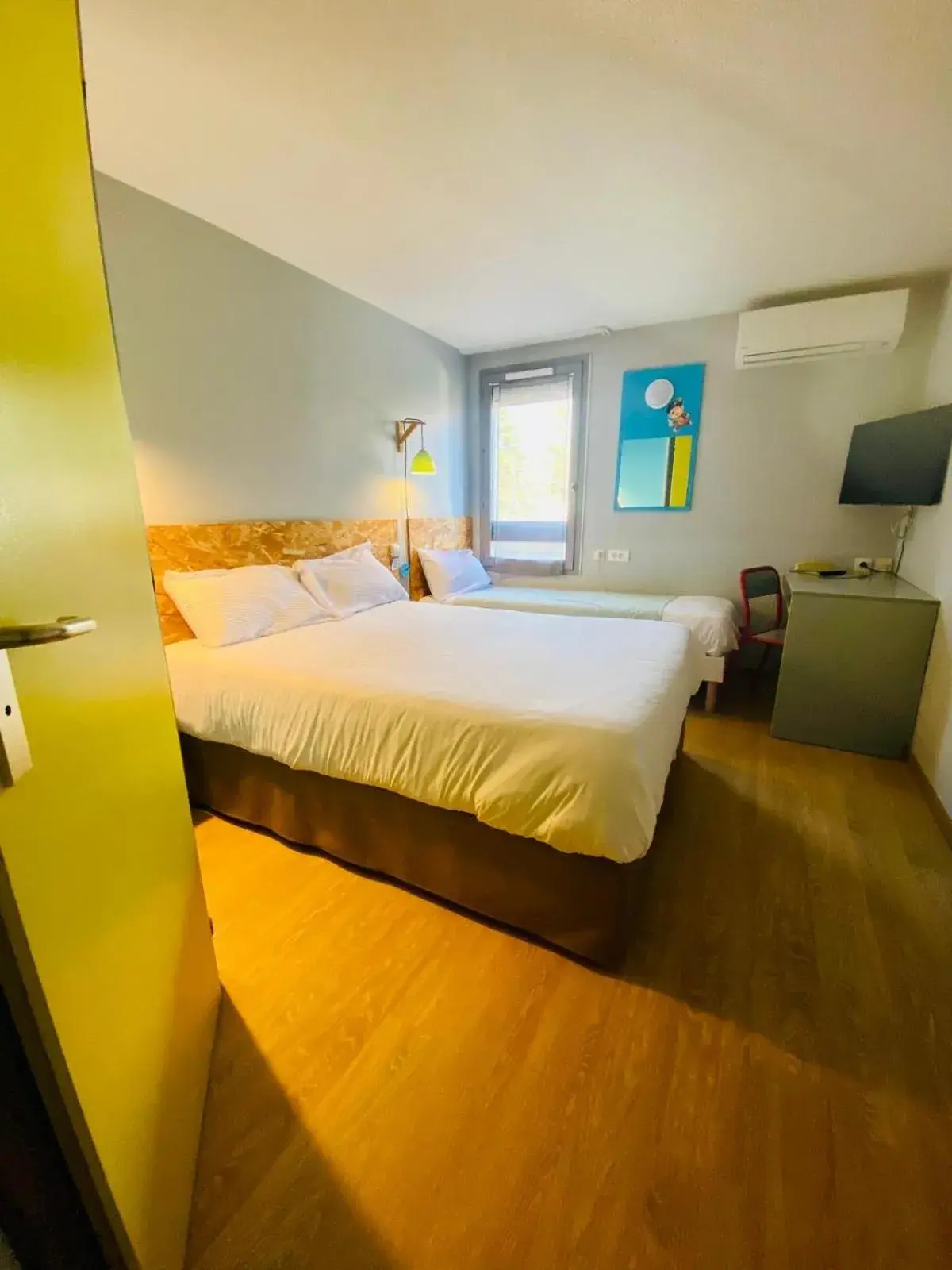 Triple Room in NESTOR HOTEL GAP et Restaurant Triple Room in NESTOR HOTEL GAP et Restaurant