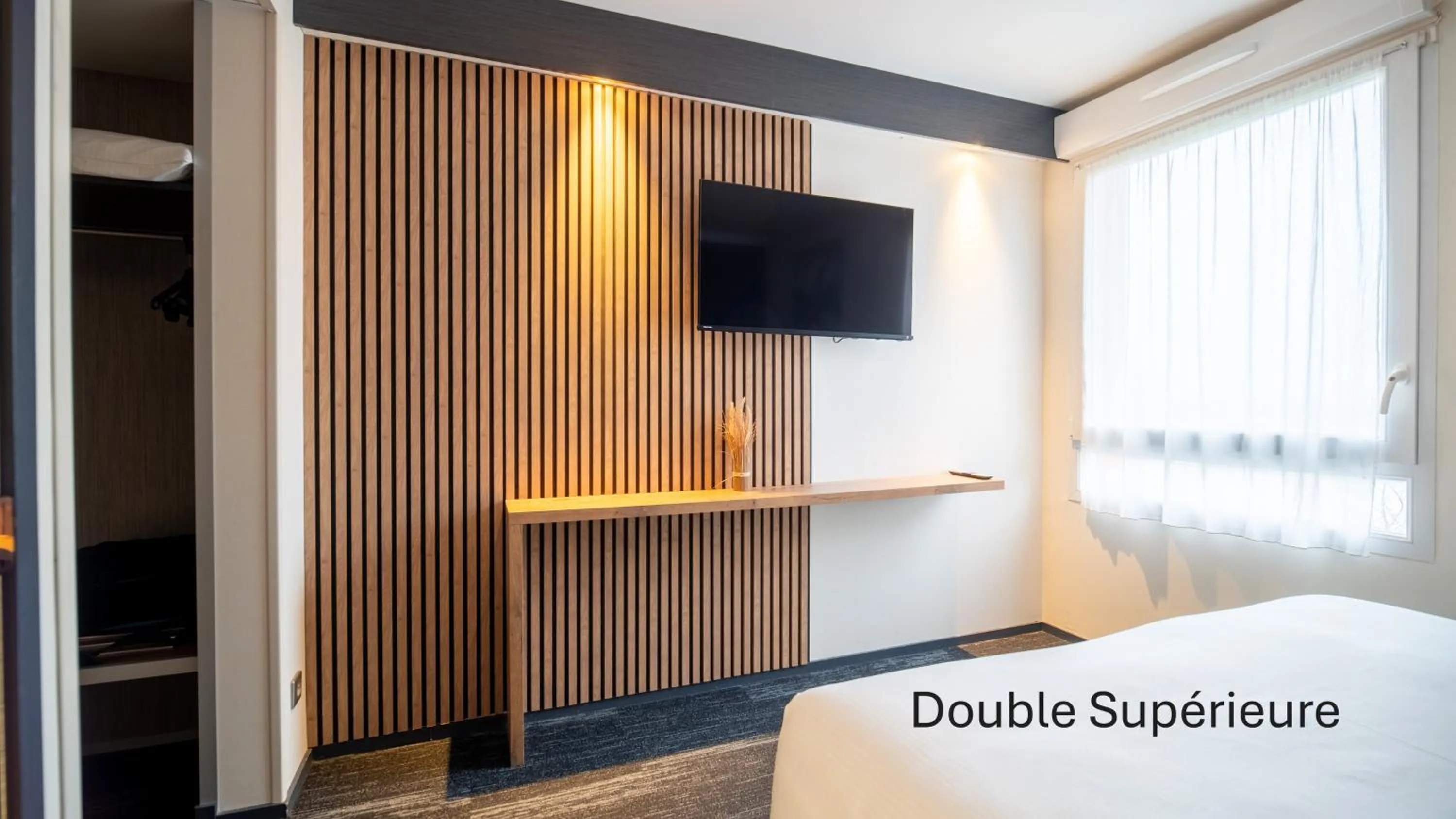 TV and multimedia, Bed in Kyriad Direct Limoges Nord