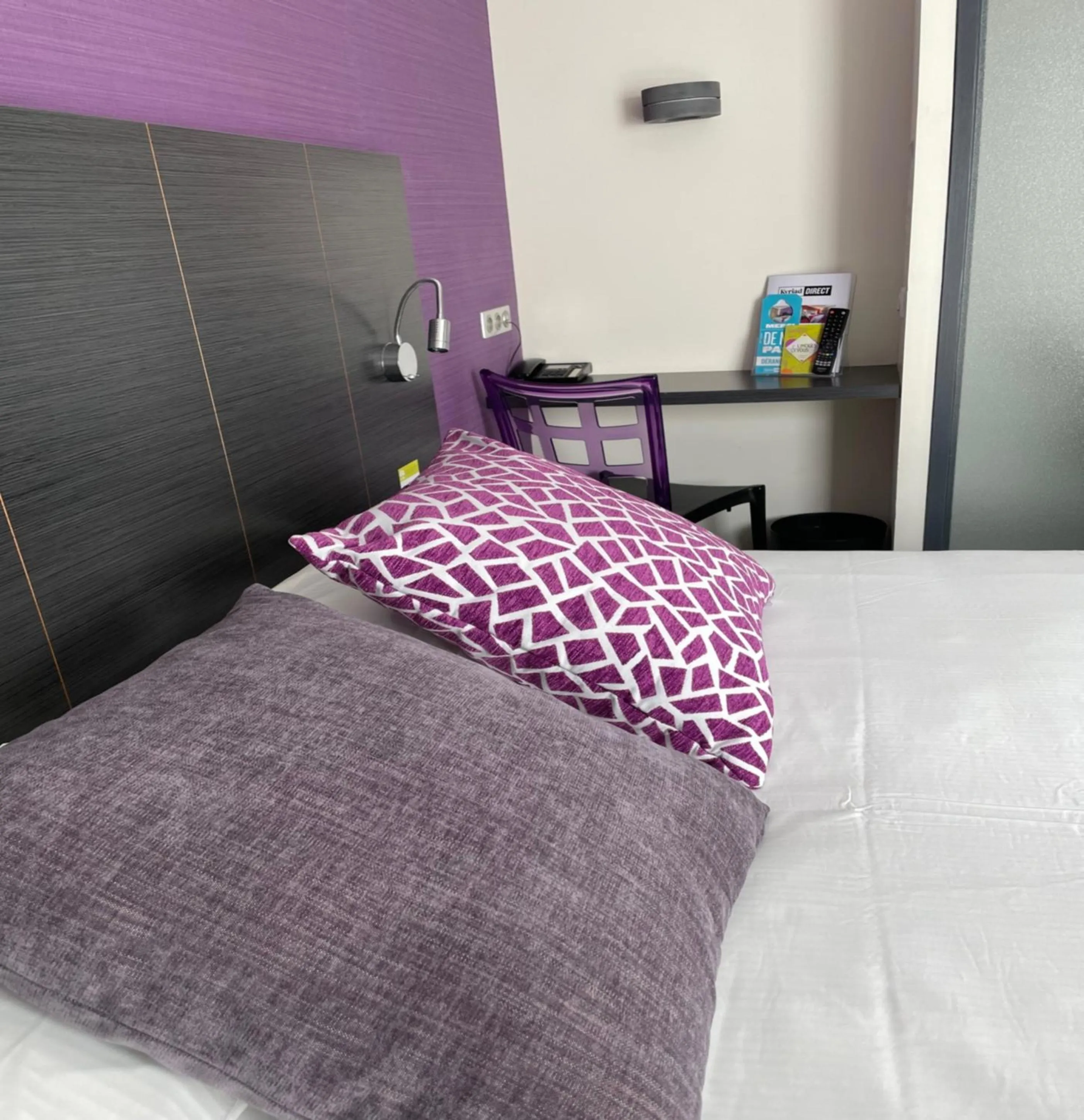 Bed in Kyriad Direct Limoges Nord