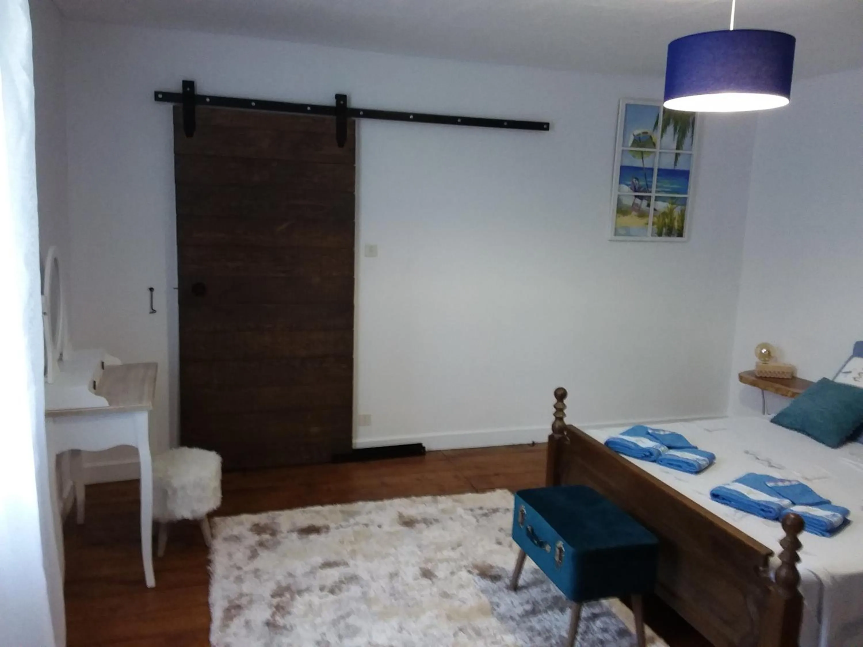 Photo of the whole room, Bed in maison d'hôtes labastide