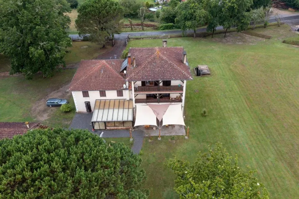 Property building in maison d'hôtes labastide