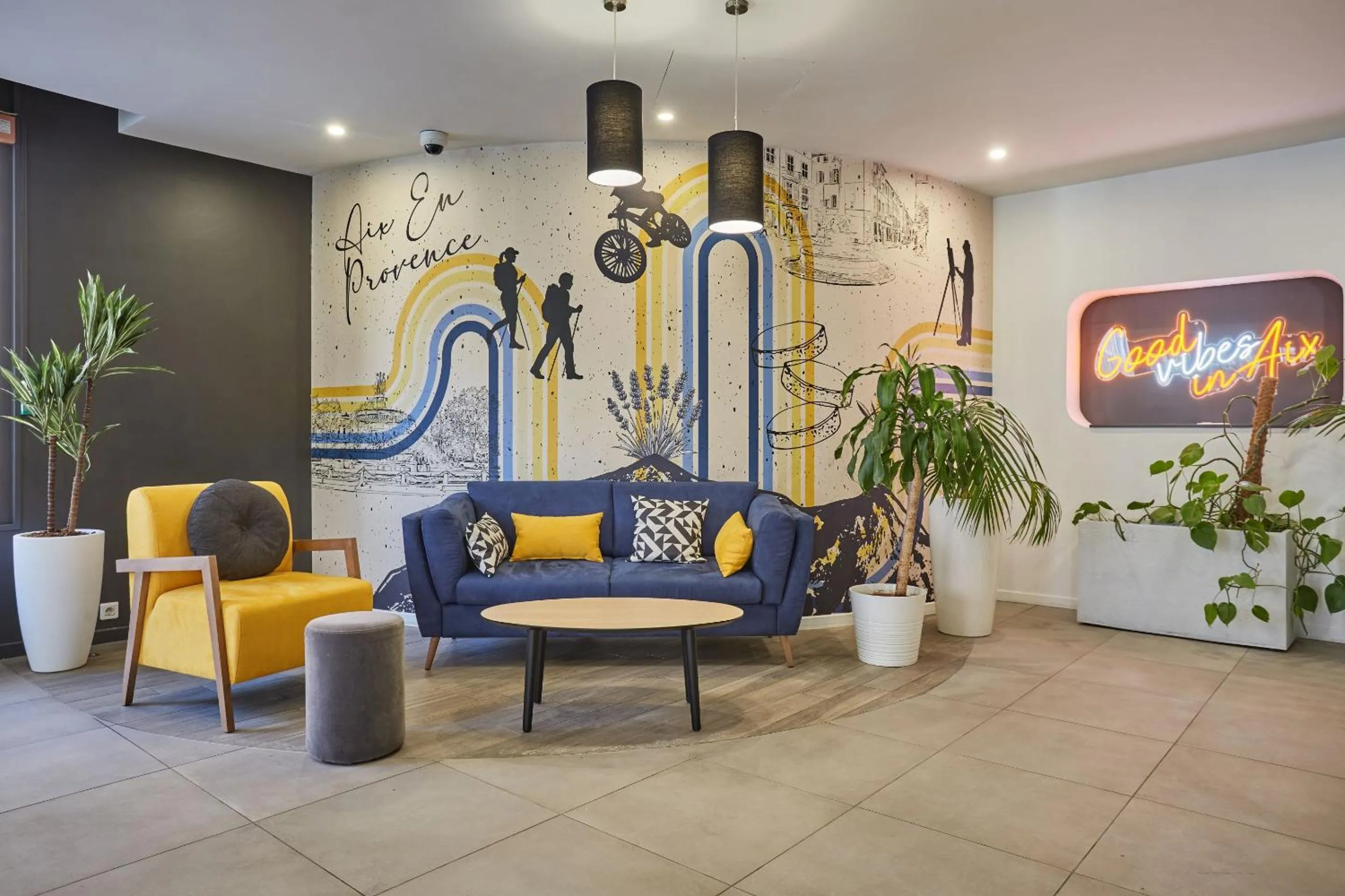 Lobby or reception in Appart Hotel Odalys City Aix en Provence L'Atrium