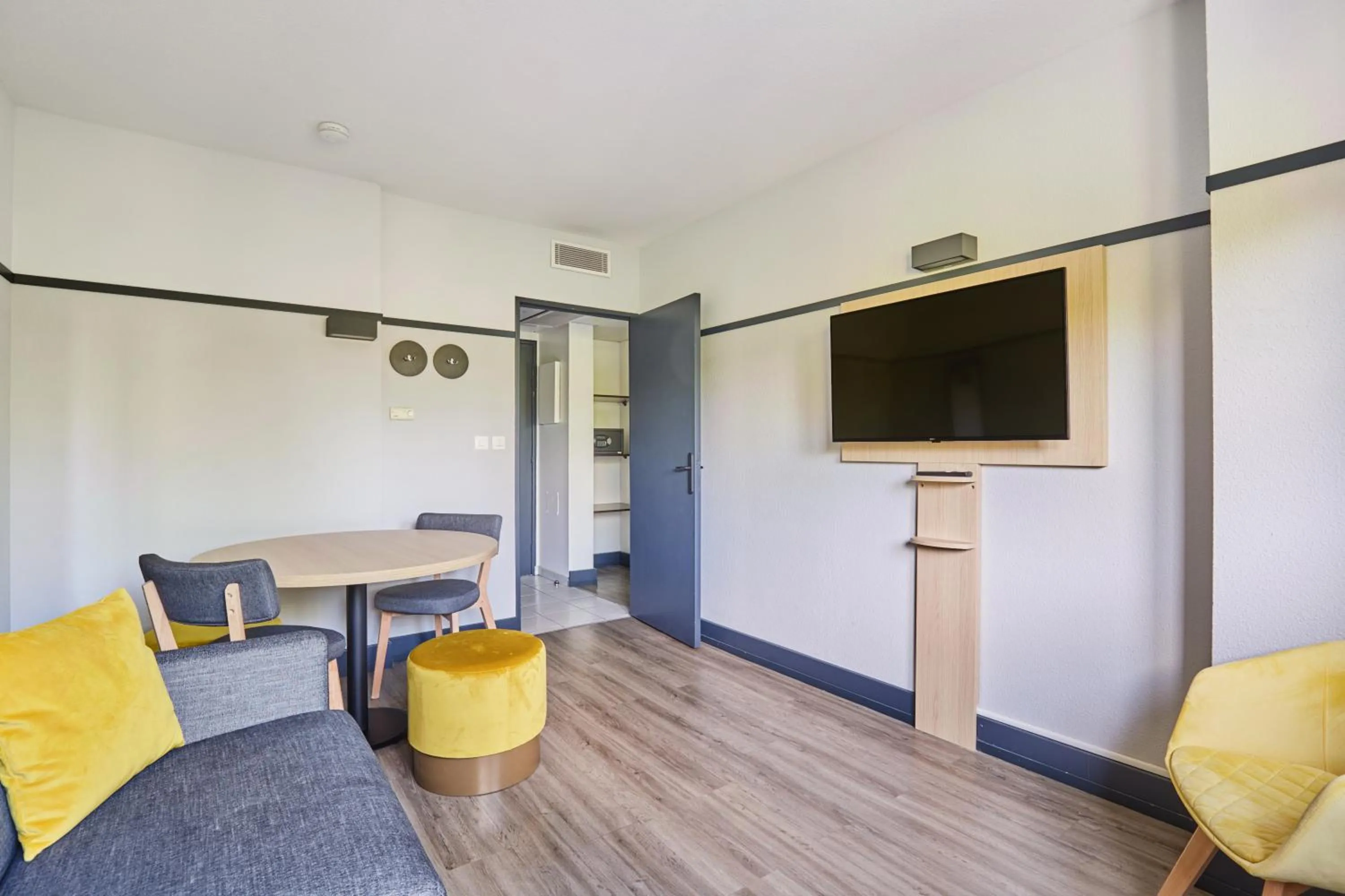 Seating area in Appart Hotel Odalys City Aix en Provence L'Atrium