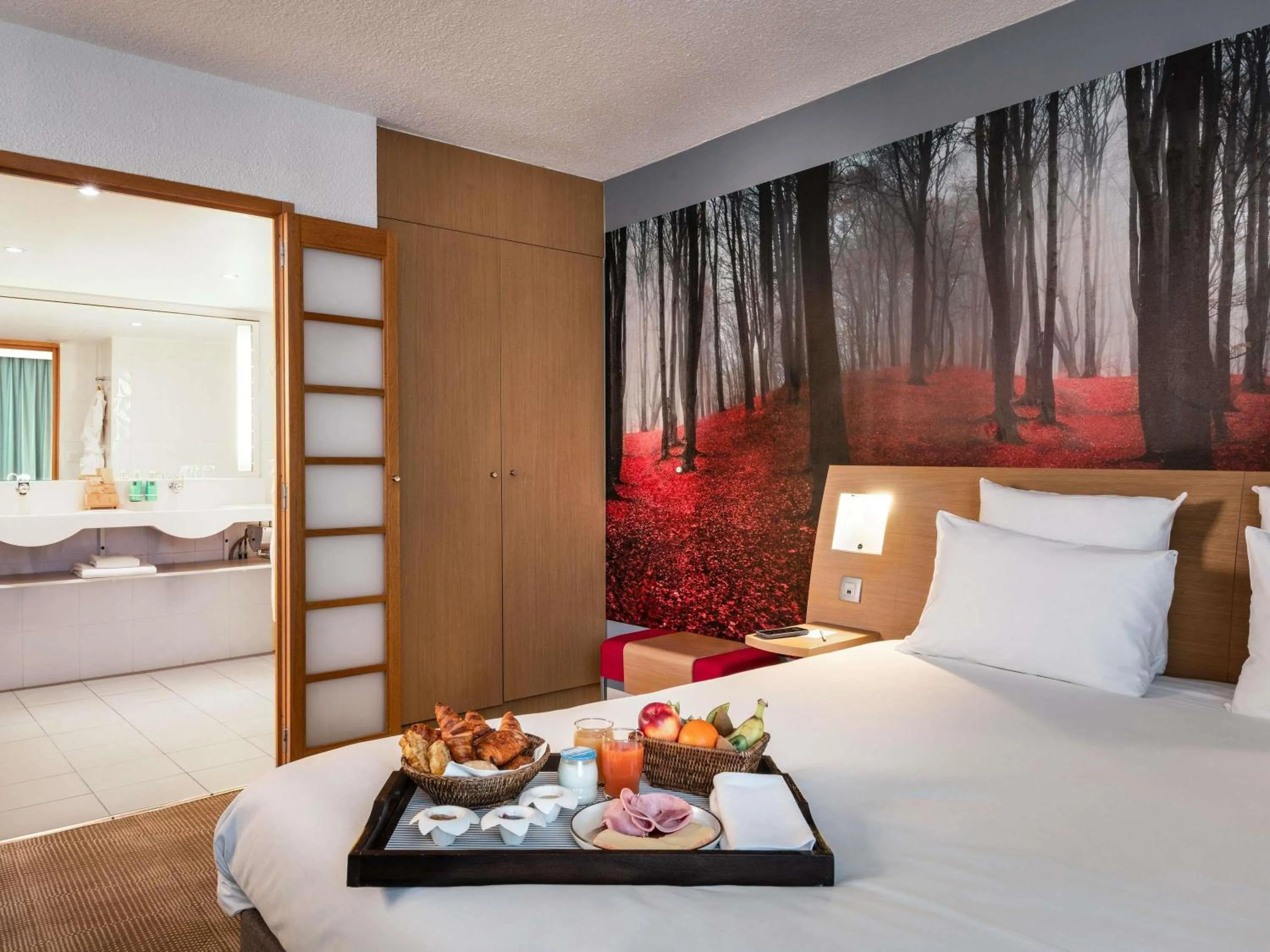 Bedroom, Bed in Novotel Paris Est