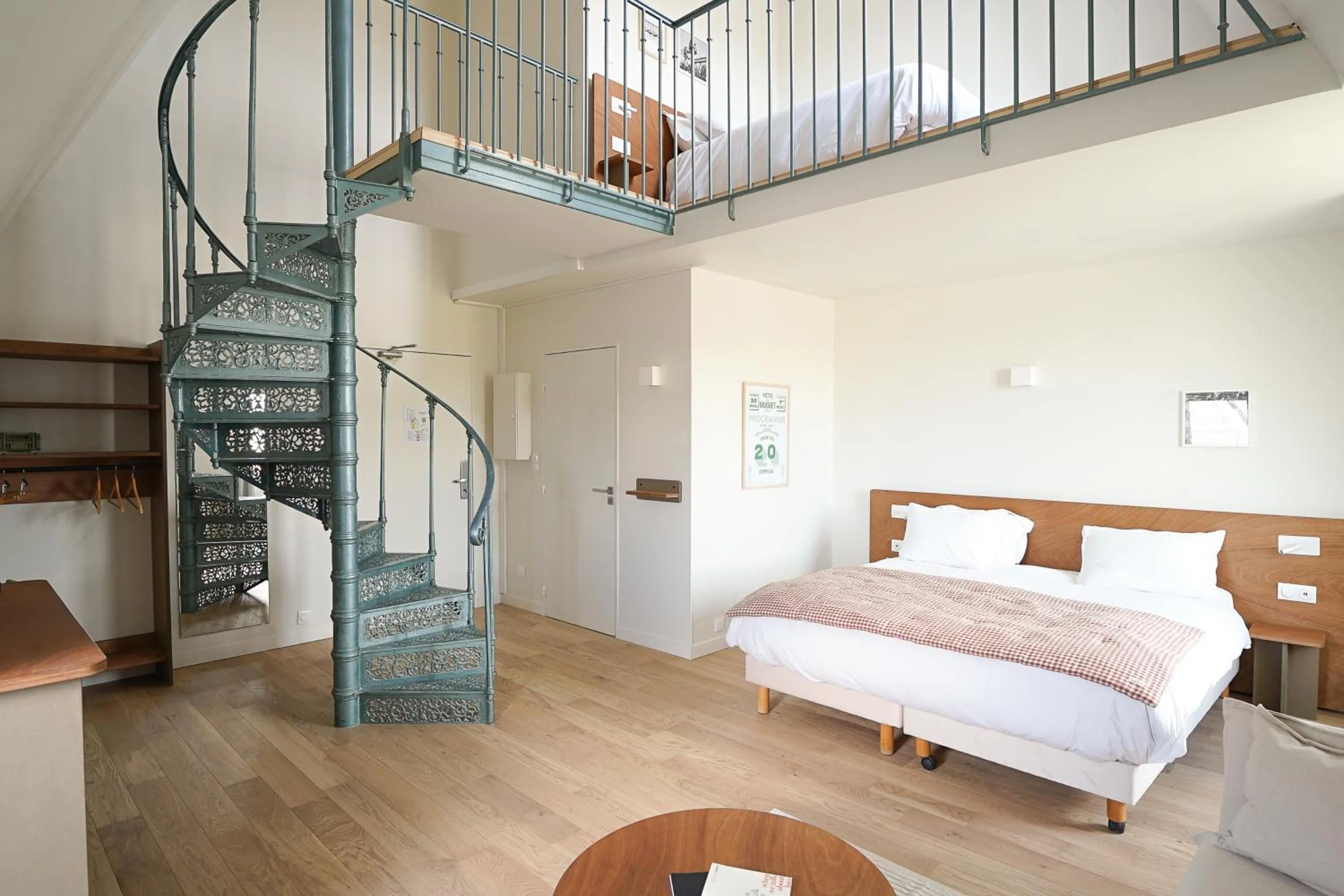 Bed in Hôtel Les Beaux Arts