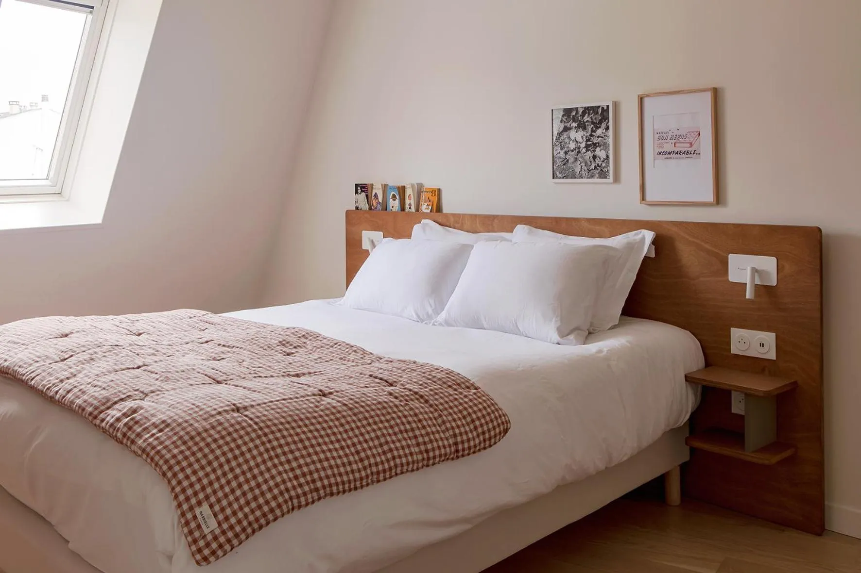 Bedroom, Bed in ALFRED HOTELS Compiègne