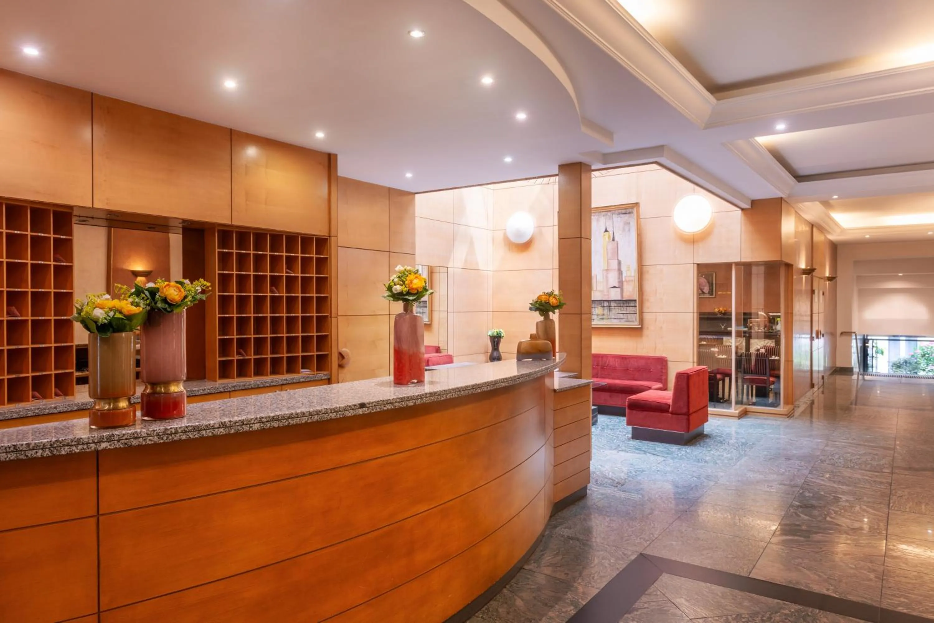 Lobby or reception in Le Patio Bastille