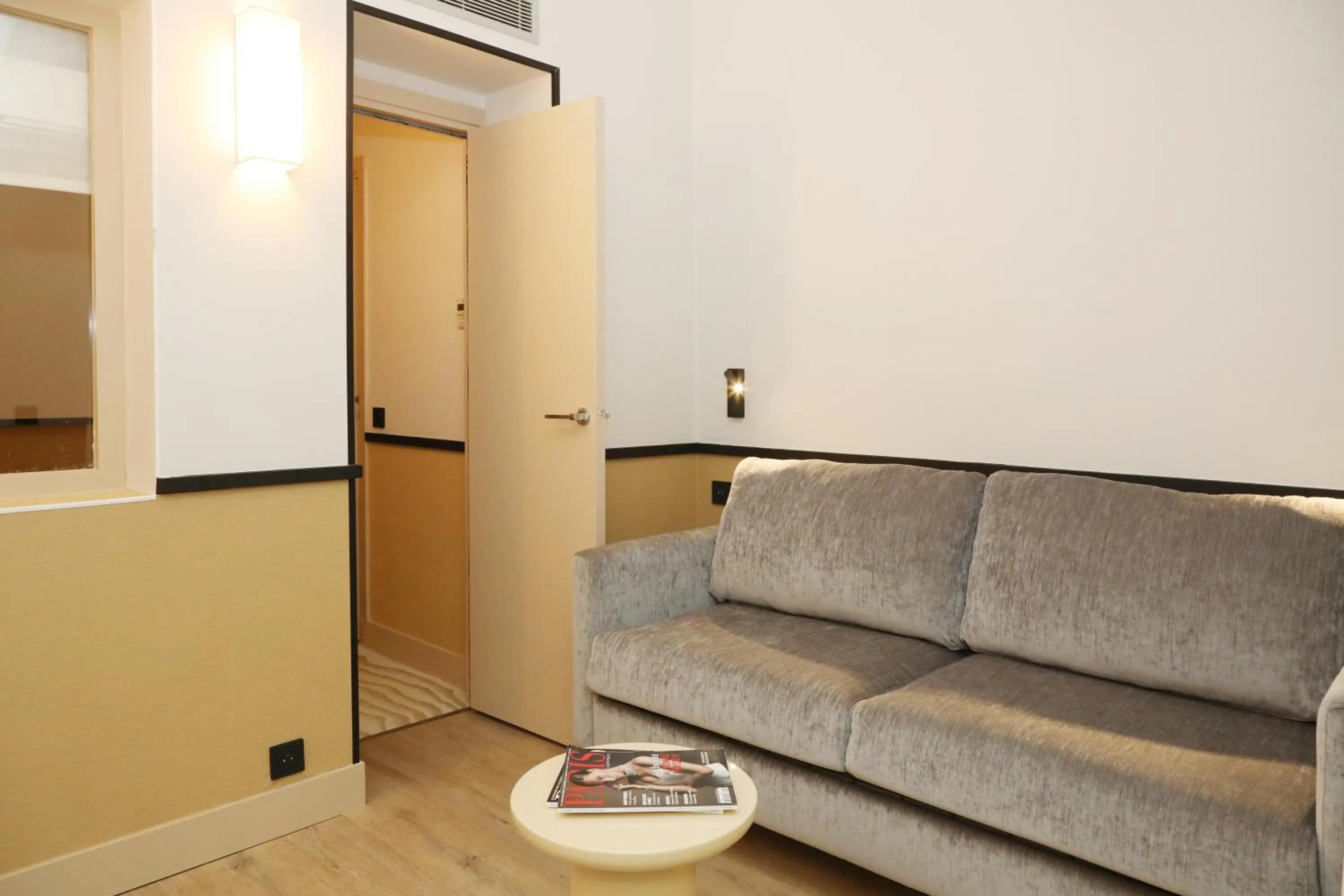 Living room in Five Boutique Hotel Paris Quartier Latin