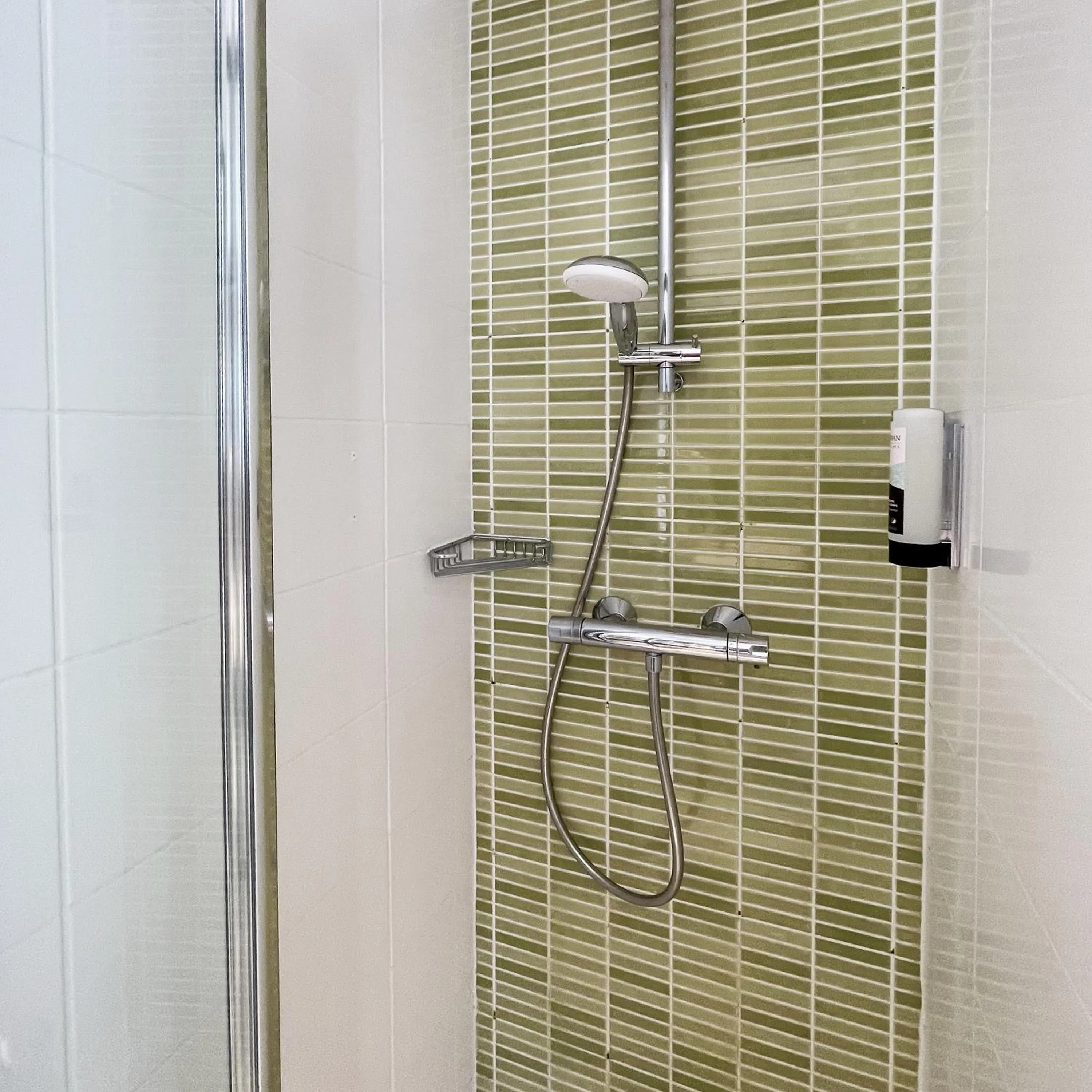 Shower in Five Boutique Hotel Paris Quartier Latin