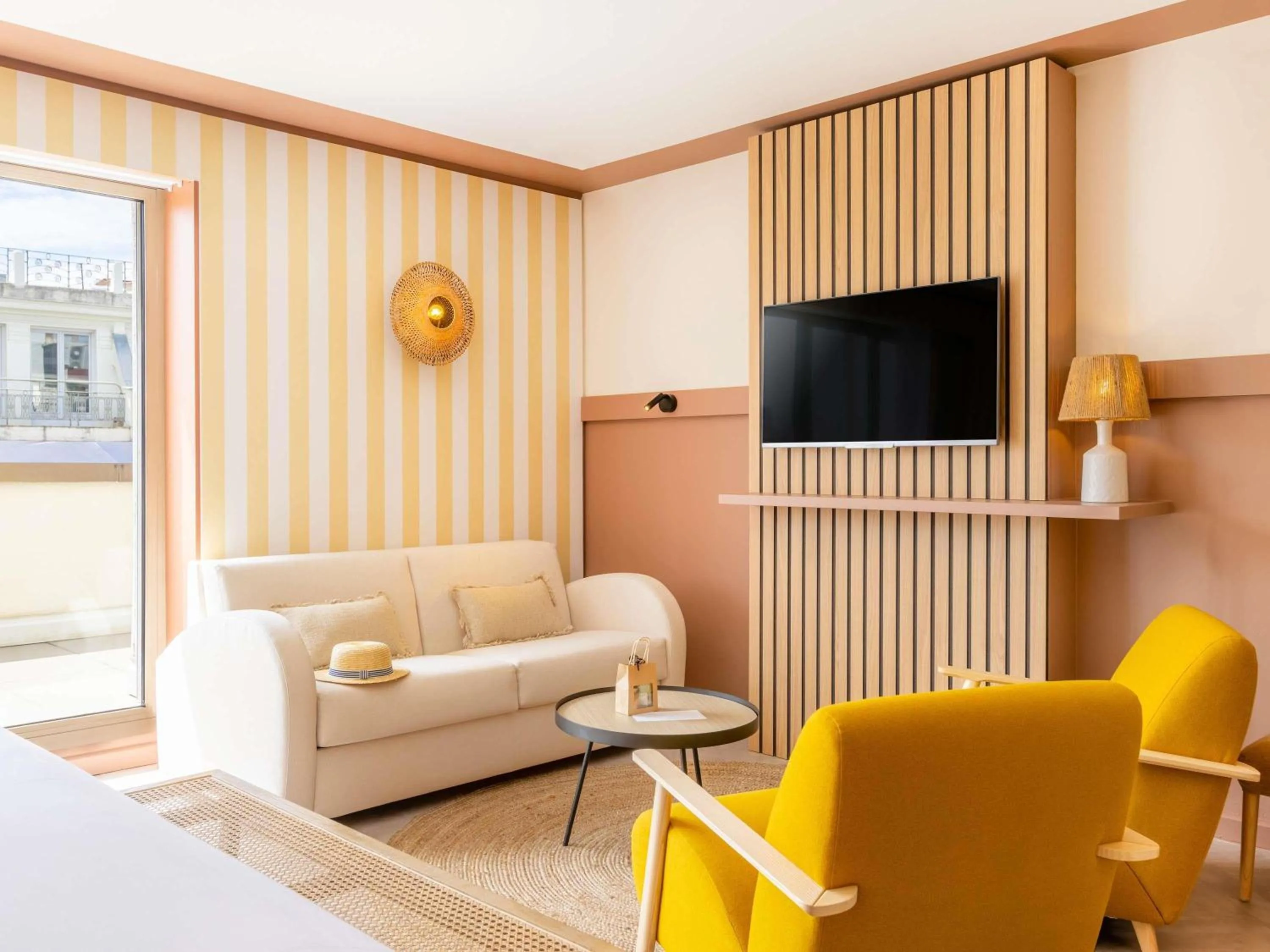 Photo of the whole room in Mercure Nice Centre Notre Dame