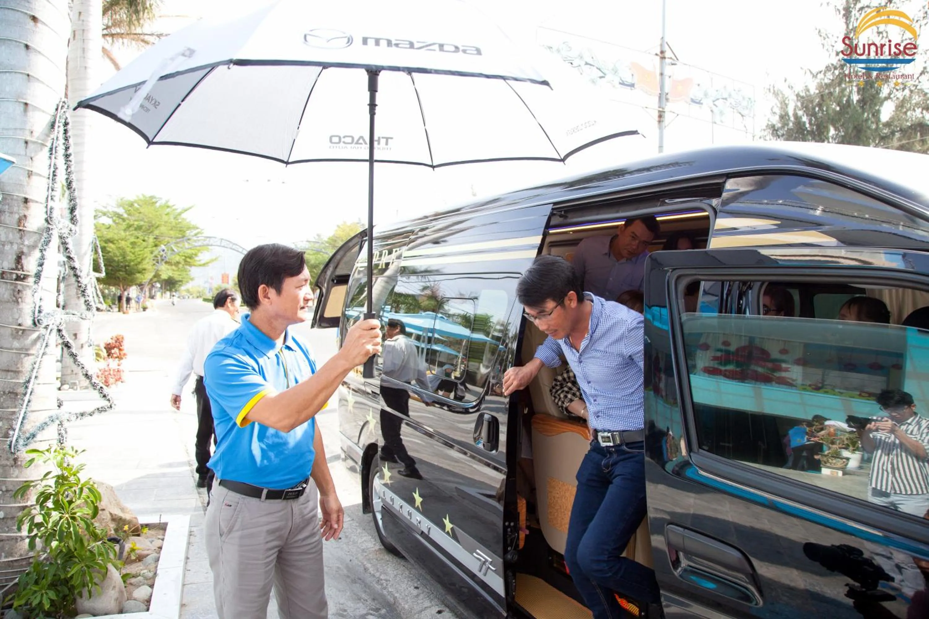Staff in Khách sạn Sunrise Ninh Thuận