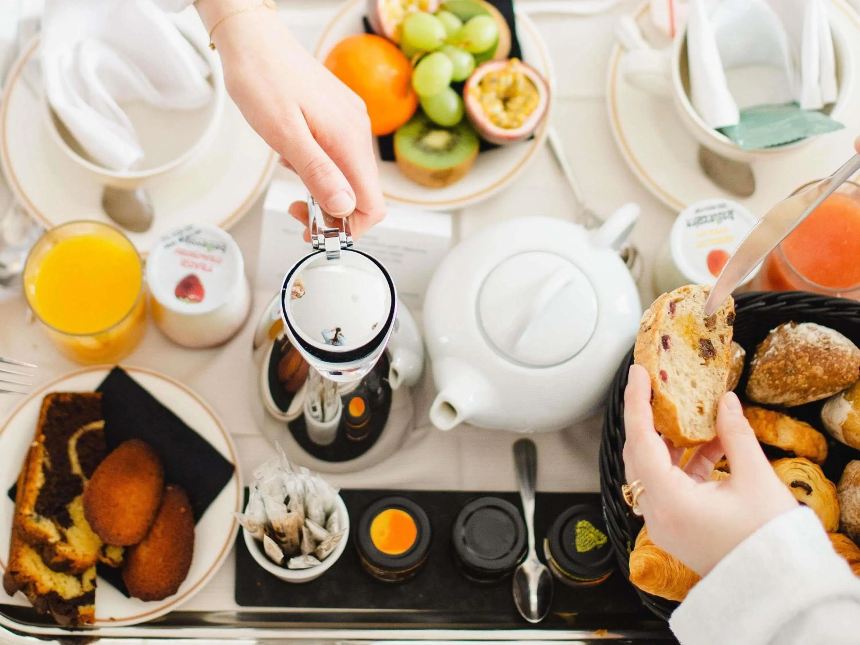Bedroom in Le Grand Hotel de Cabourg - MGallery Collection
