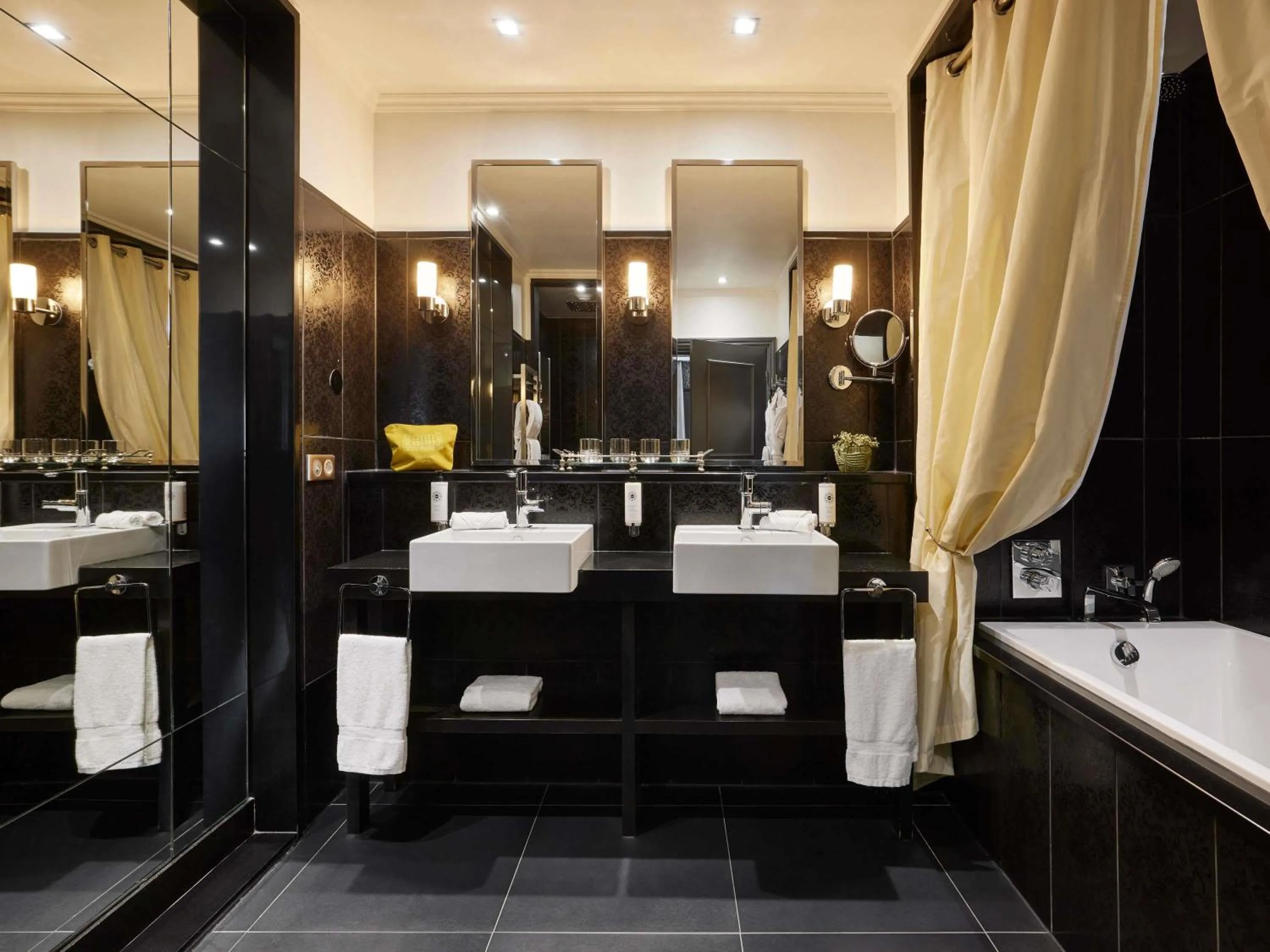 Bedroom in Le Grand Hotel de Cabourg - MGallery Collection