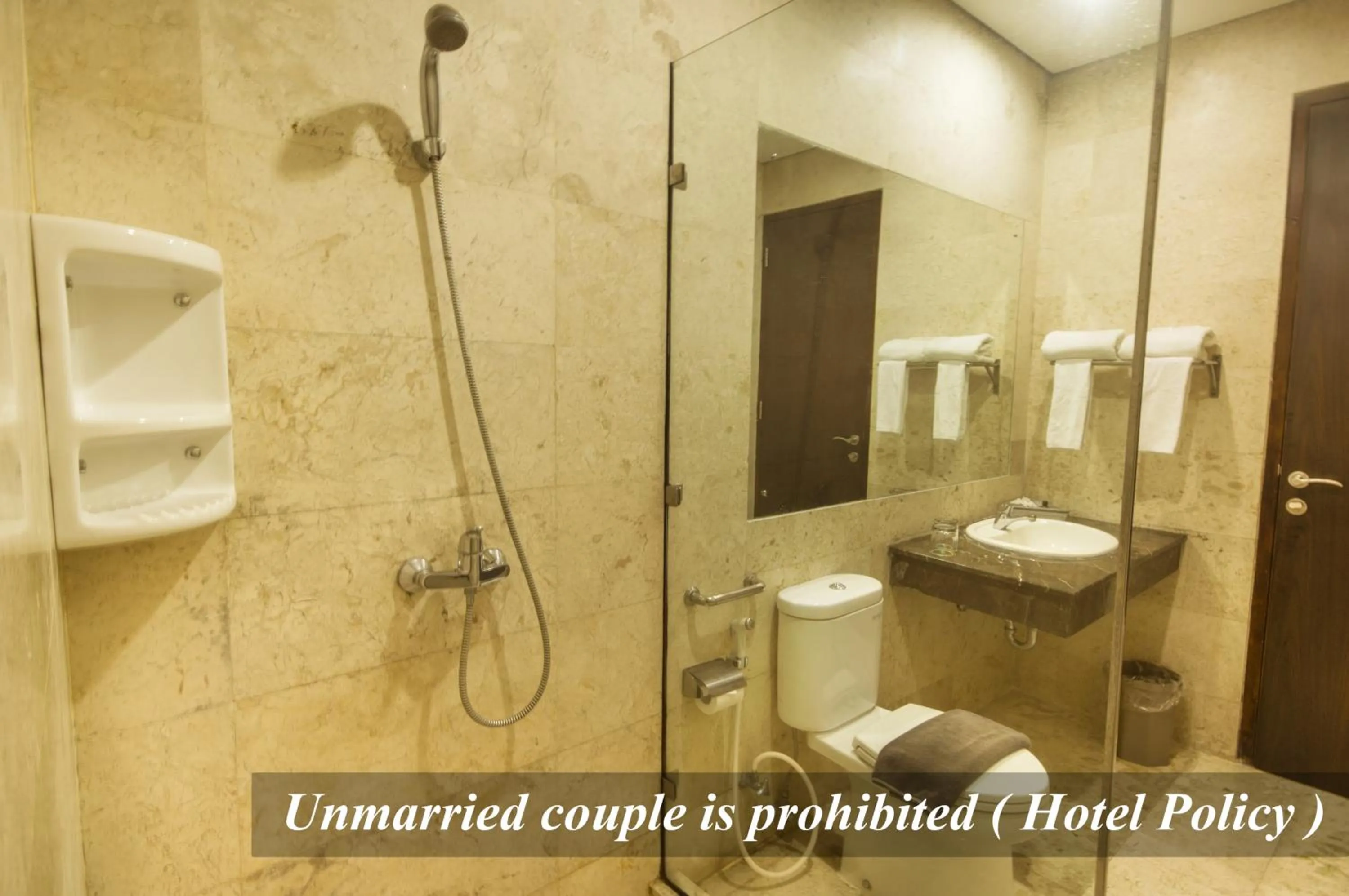 Bathroom in Hotel Gren Alia Jakarta