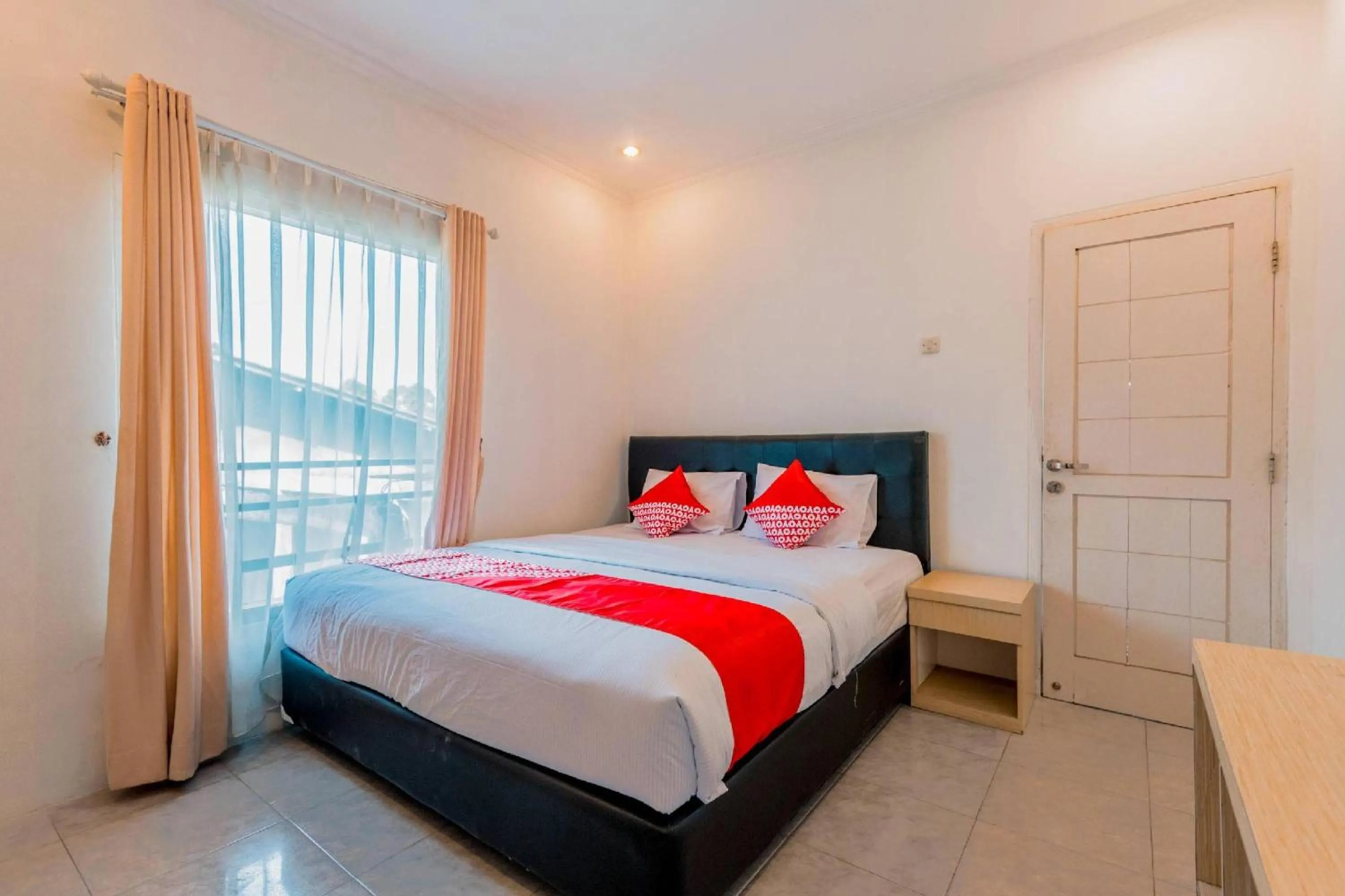 View (from property/room), Bed in Hotel O Bogor Puncak Near Padang Golf Bukit Pelangi Formerly Gunung Geulis Village