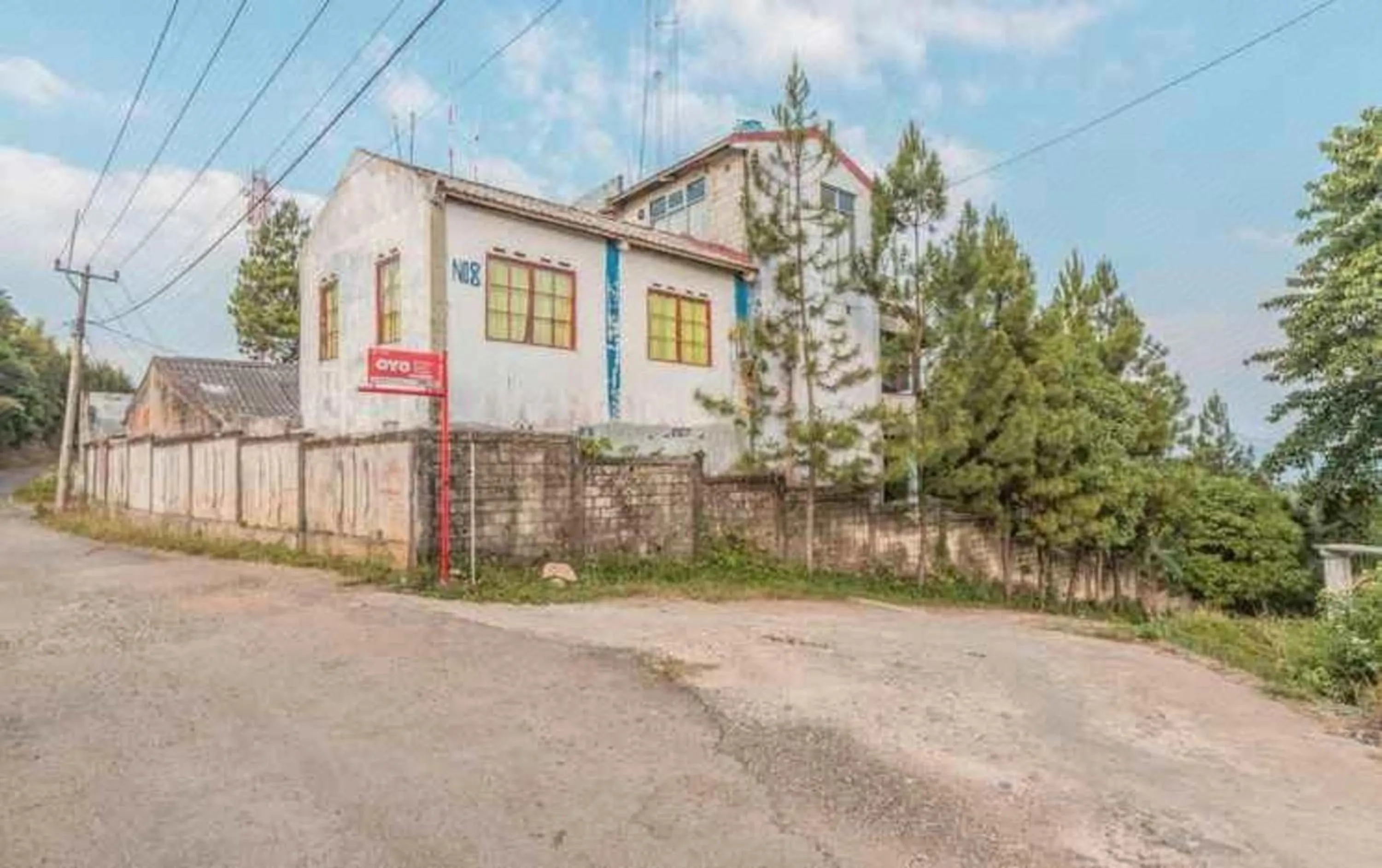 Property building in Hotel O Bogor Puncak Near Padang Golf Bukit Pelangi Formerly Gunung Geulis Village