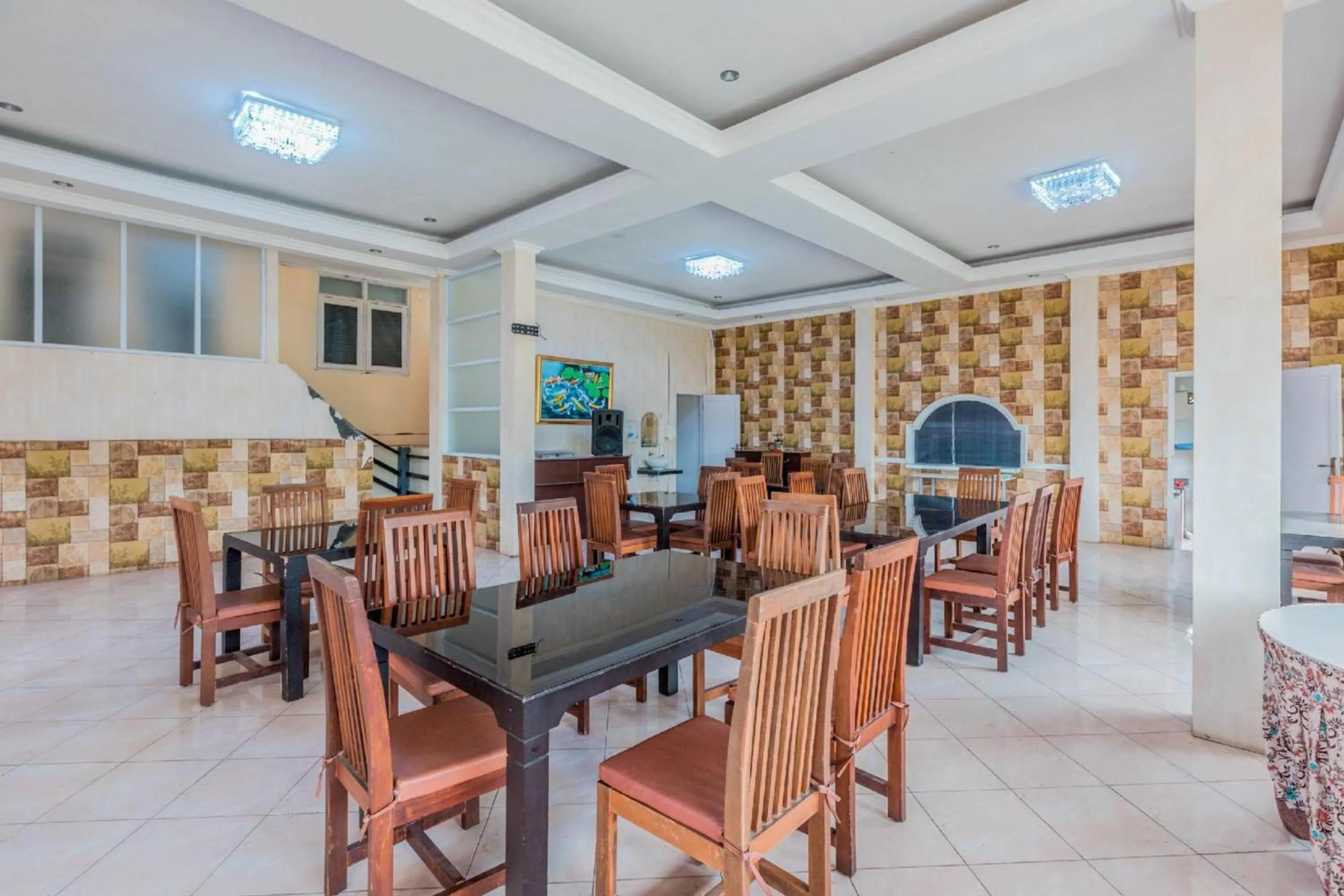 Restaurant/places to eat in Hotel O Bogor Puncak Near Padang Golf Bukit Pelangi Formerly Gunung Geulis Village