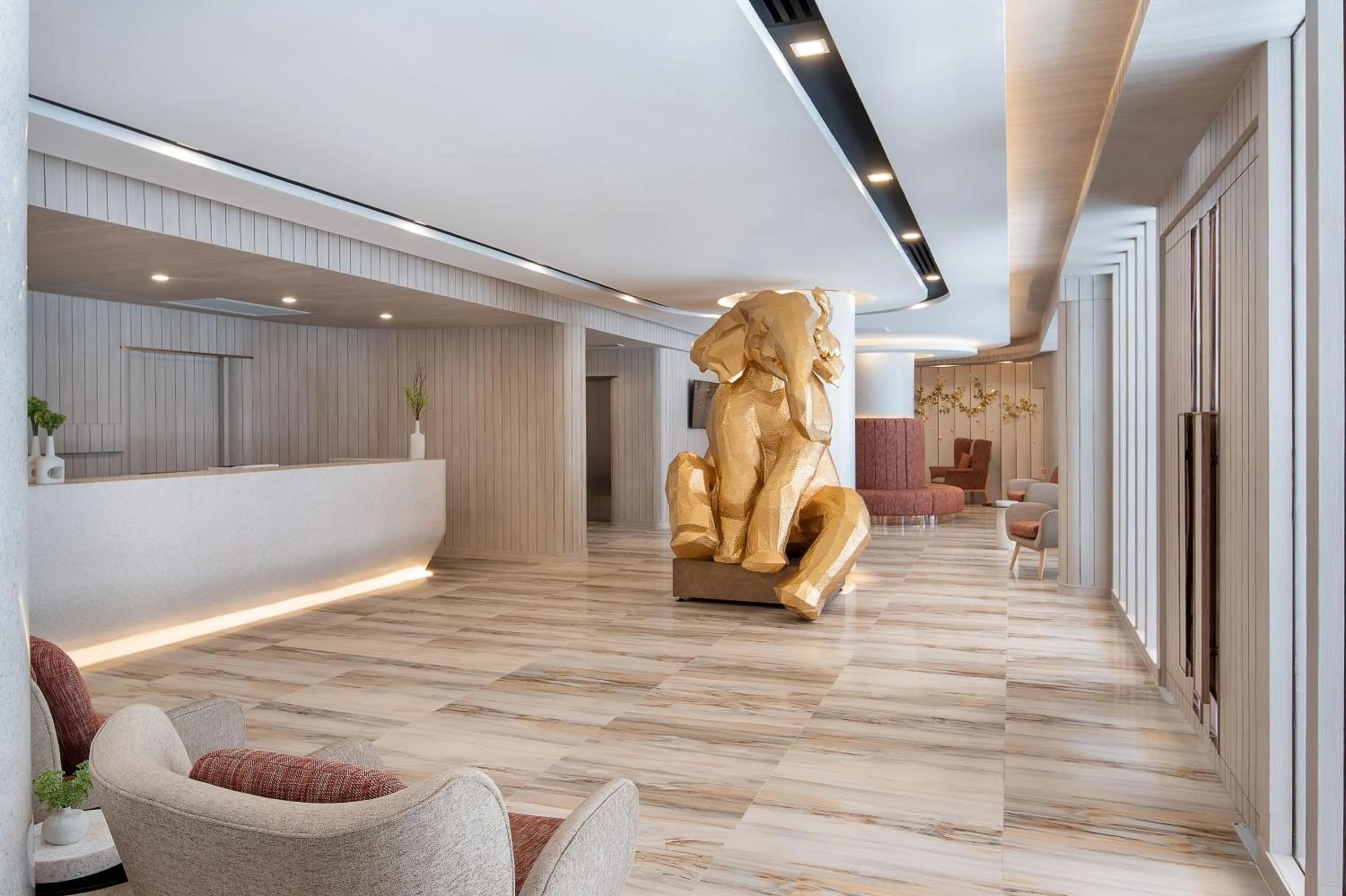 Lobby or reception in Eleven Hotel Bangkok Sukhumvit 11