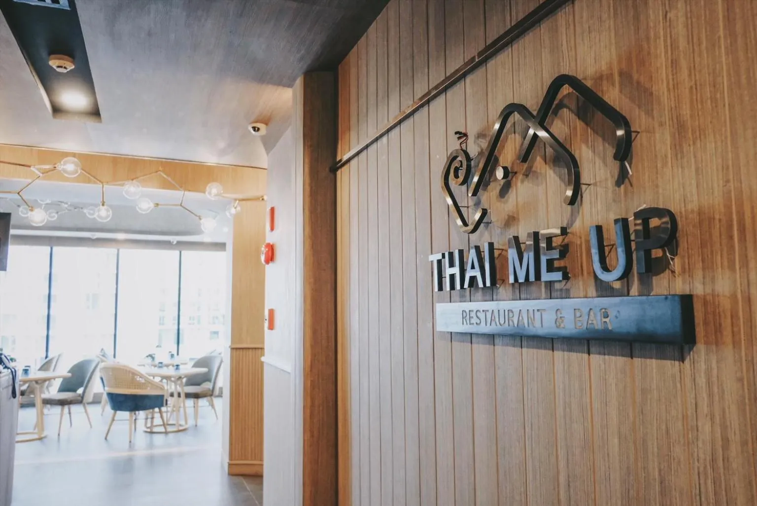 Restaurant/places to eat in Eleven Hotel Bangkok Sukhumvit 11