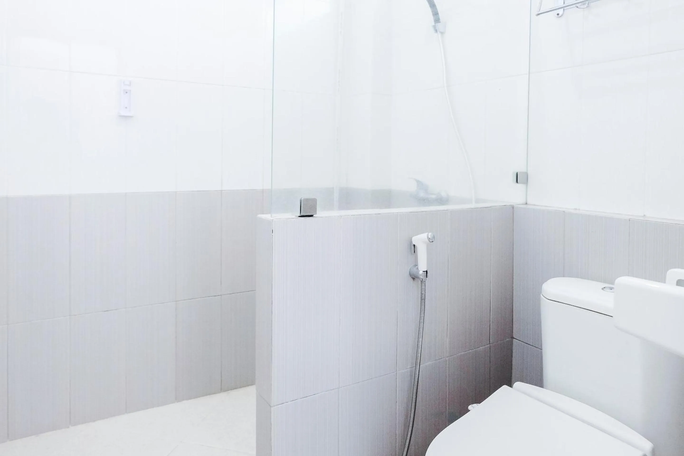 Bathroom in Hotel O Batu near Jatim Park formerly Villa Bukit Panderman Residence