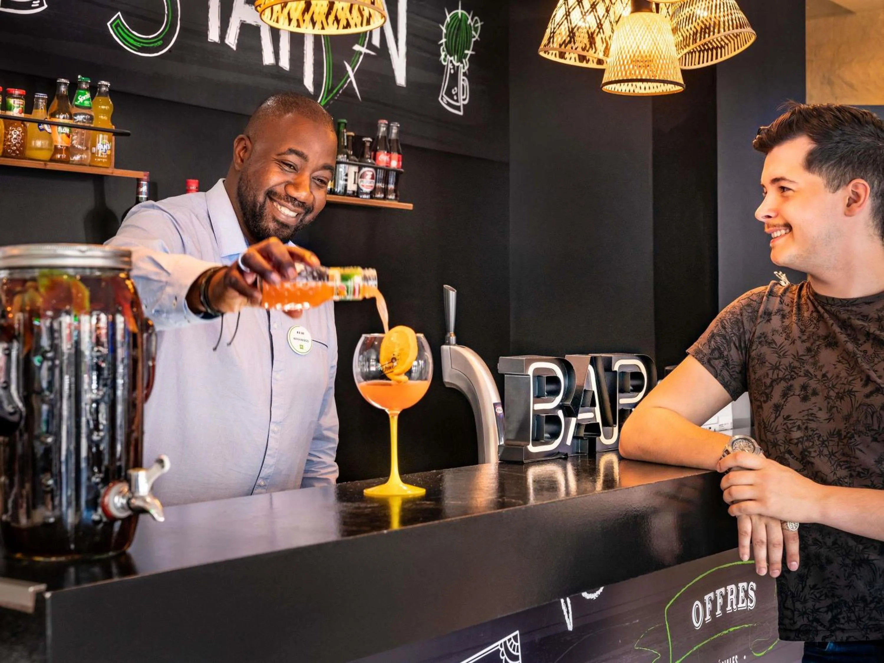 Lounge or bar in ibis Styles Paris Gare de l'Est Château Landon