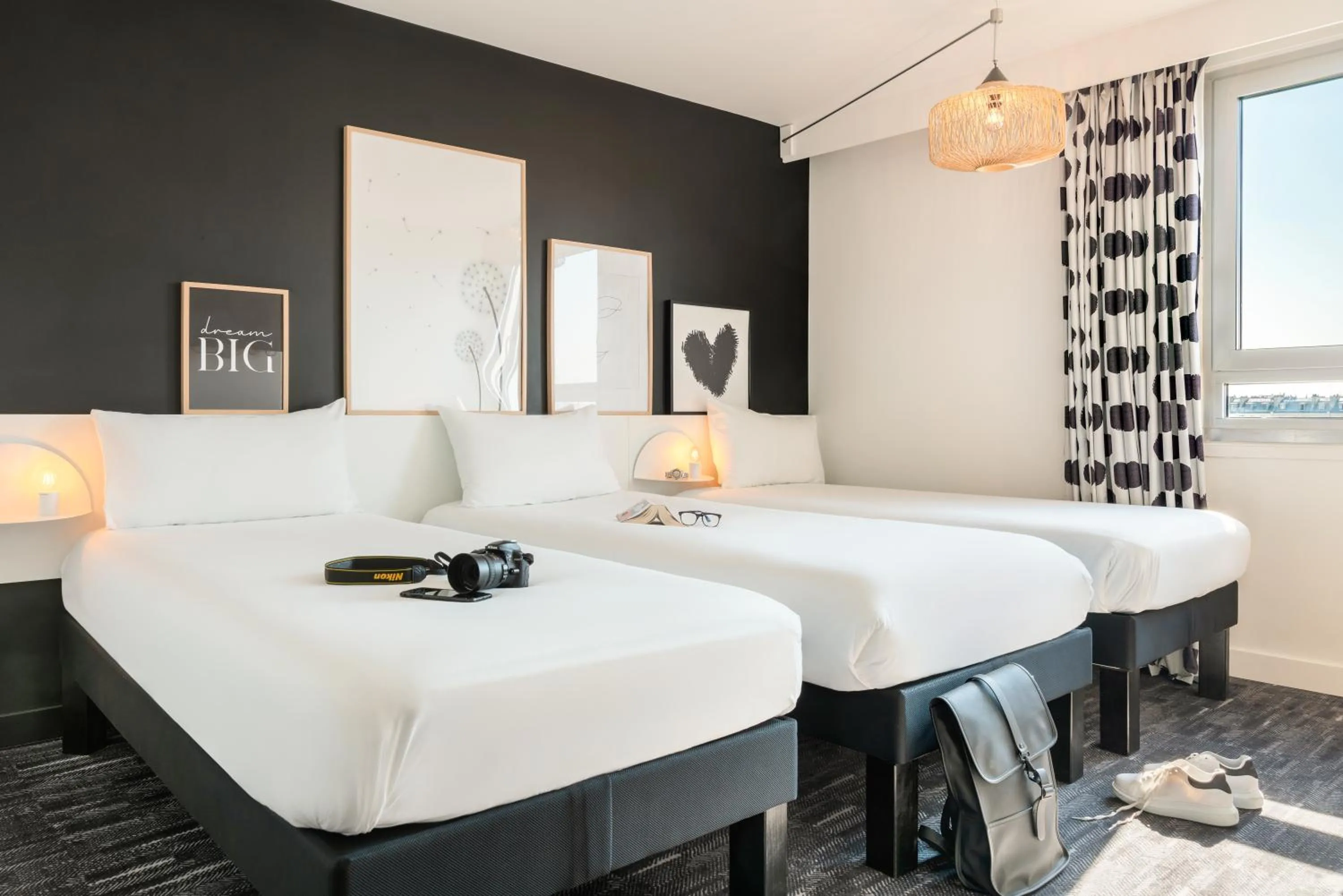 Bed in ibis Styles Paris Gare de l'Est Château Landon