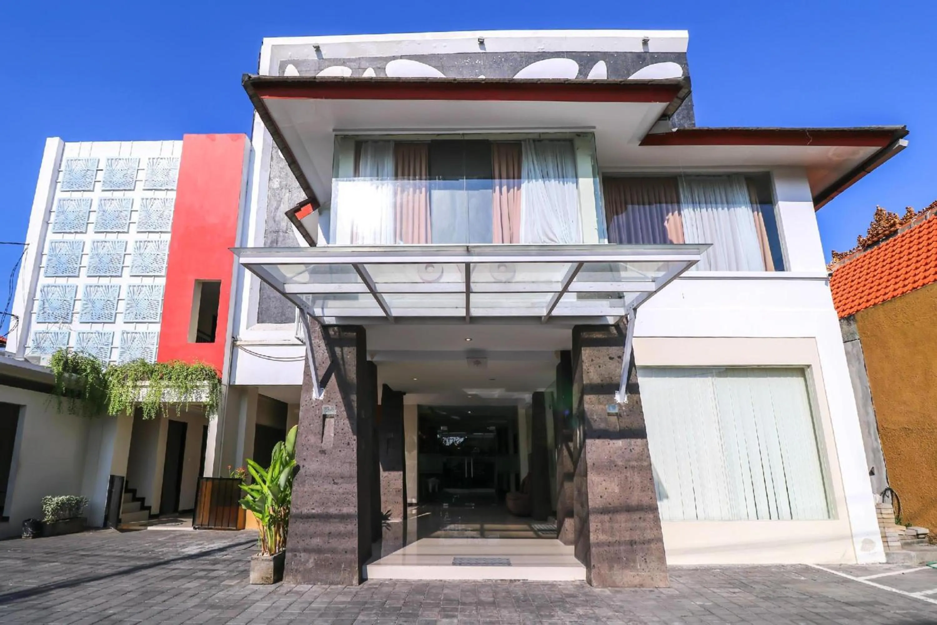 Facade/entrance in Hotel O Kuta Near Sunset Road Formerly Balitone Residence