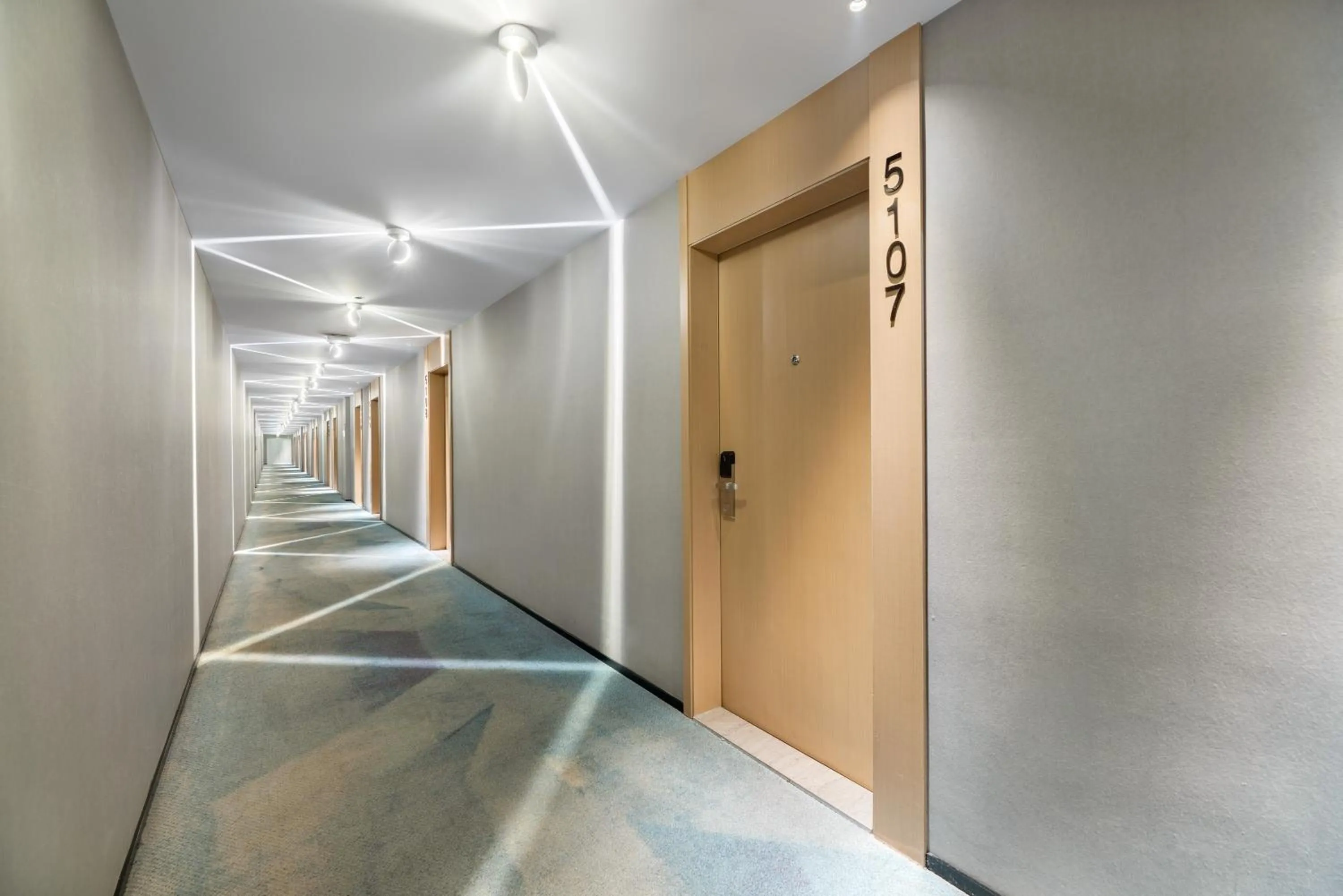 Restaurant/places to eat in StarWay Hotel - Xi'an Bell Tower Muslim Street