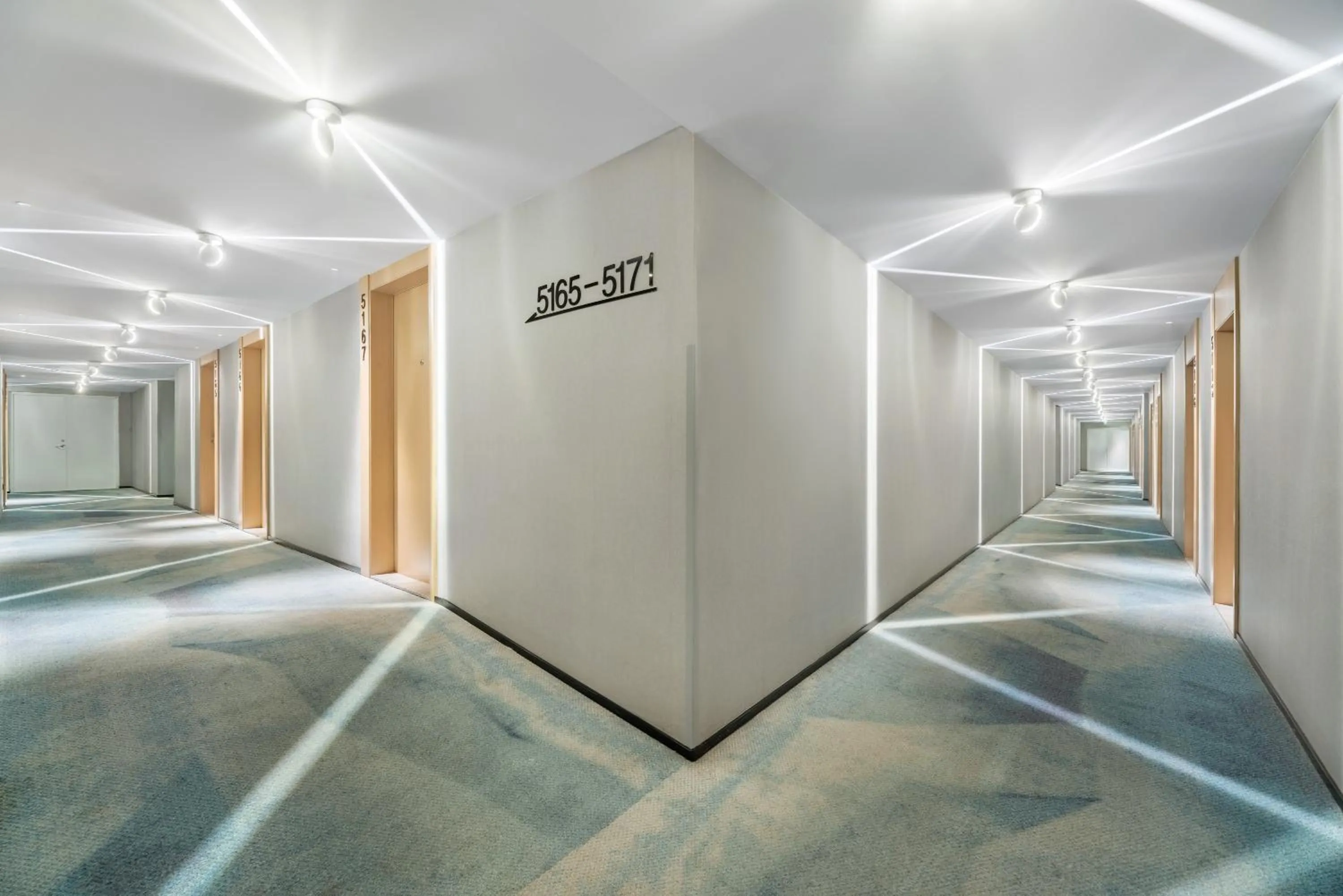 Restaurant/places to eat in StarWay Hotel - Xi'an Bell Tower Muslim Street