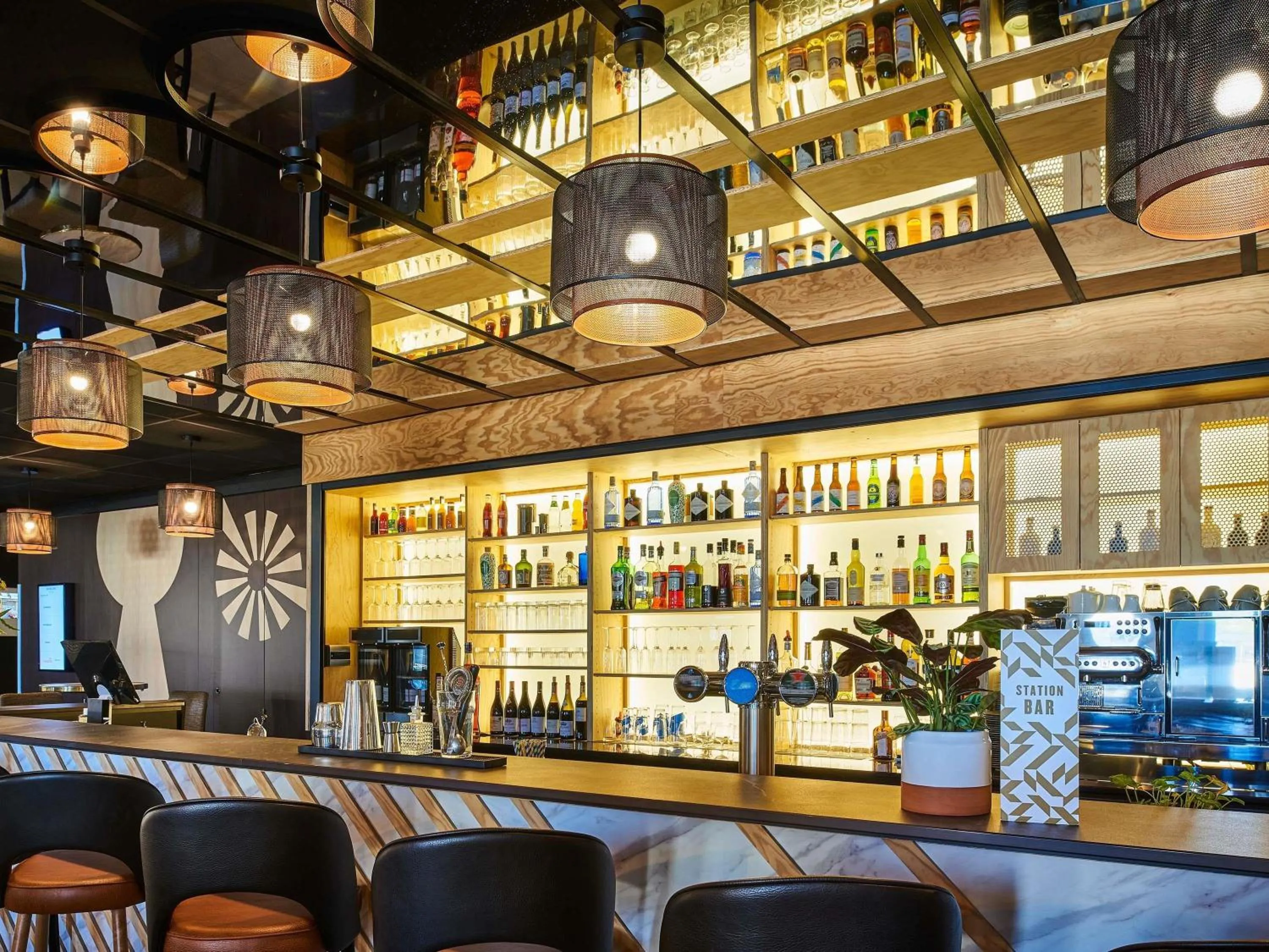 Lounge or bar in Mercure Paris Gare De Lyon TGV