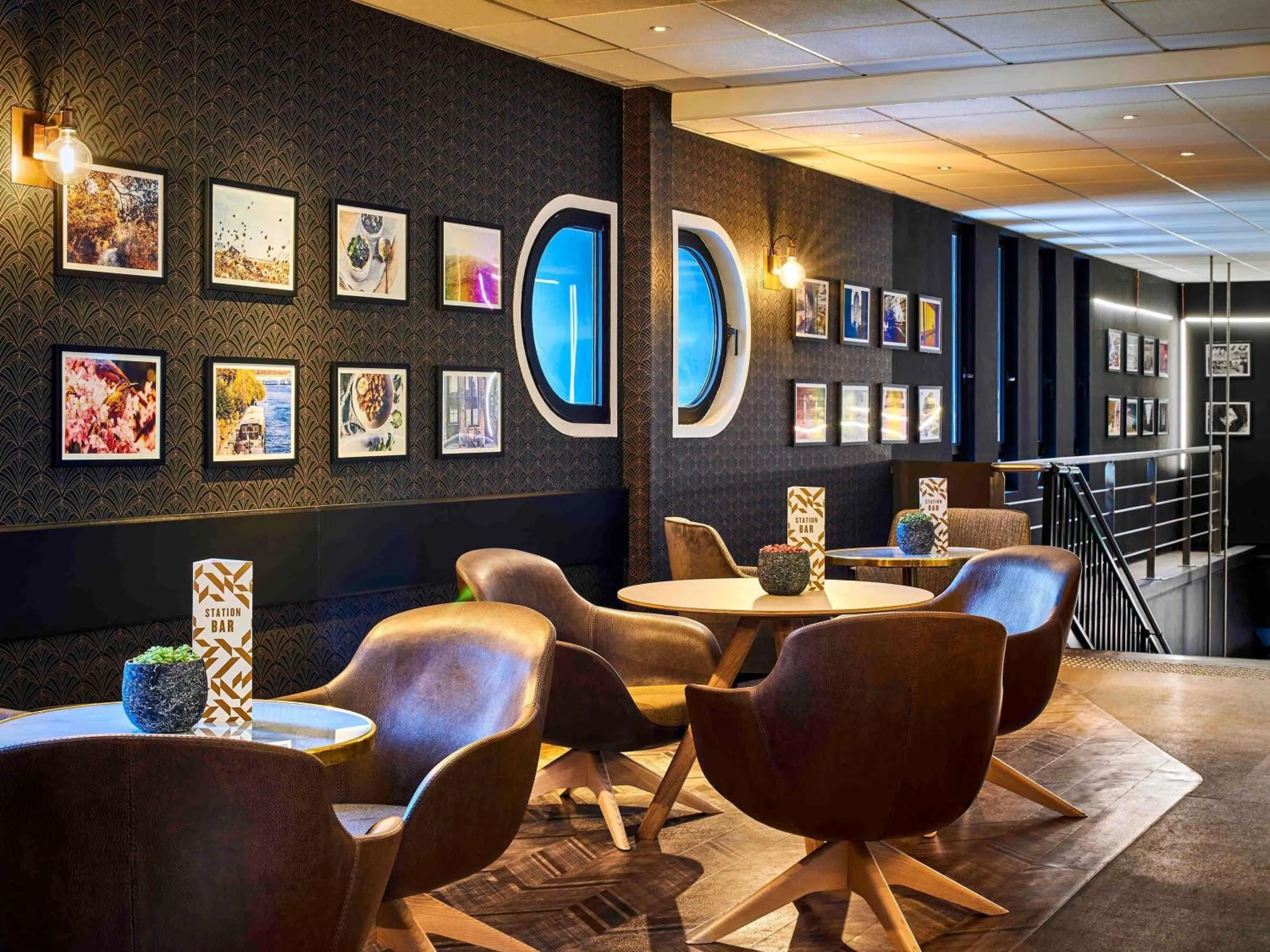 Lounge or bar in Mercure Paris Gare De Lyon TGV