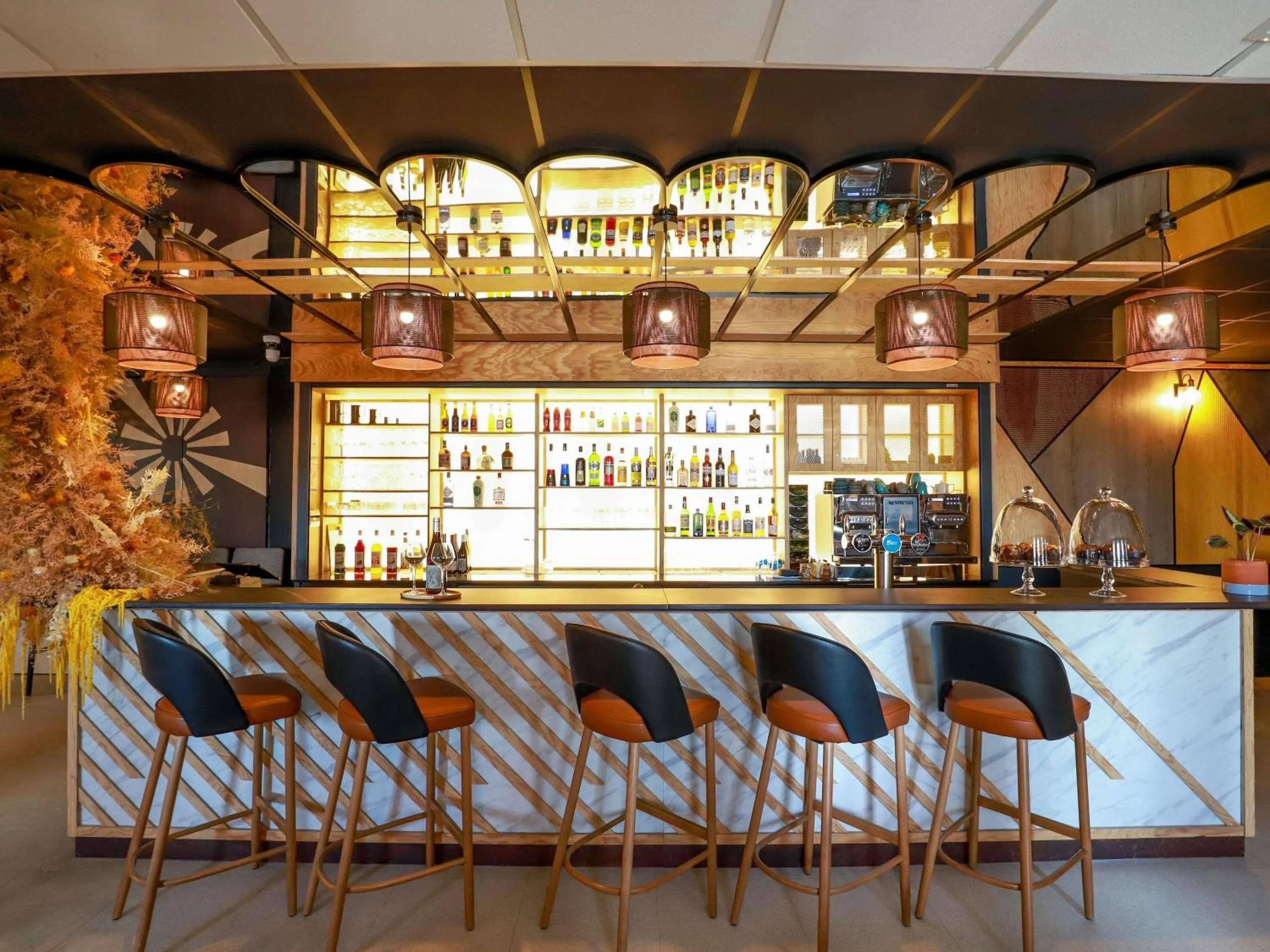 Lounge or bar in Mercure Paris Gare De Lyon TGV