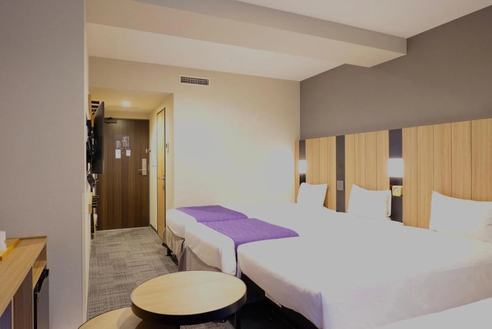 Bed in hotel MONday Kyoto Karasuma Nijo