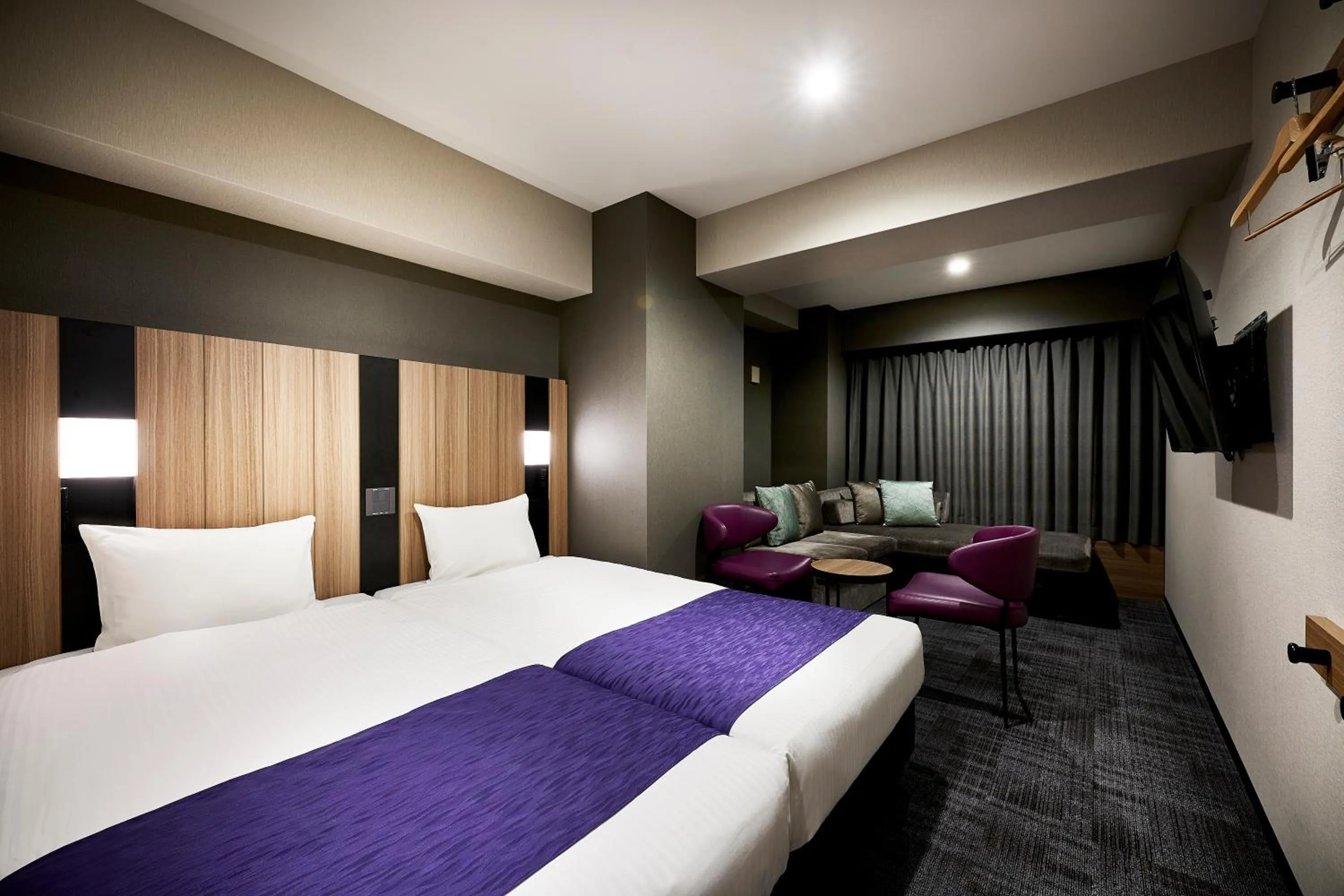 Bed in hotel MONday Kyoto Karasuma Nijo