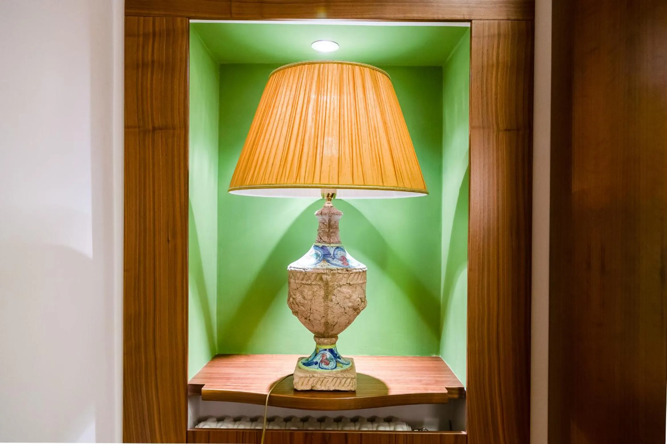 Decorative detail in Pantheon Antique Suite