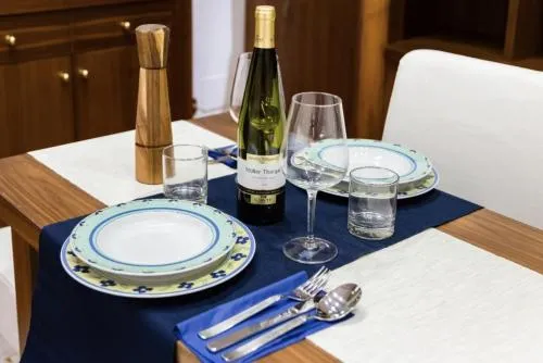 Pantheon Antique Suite